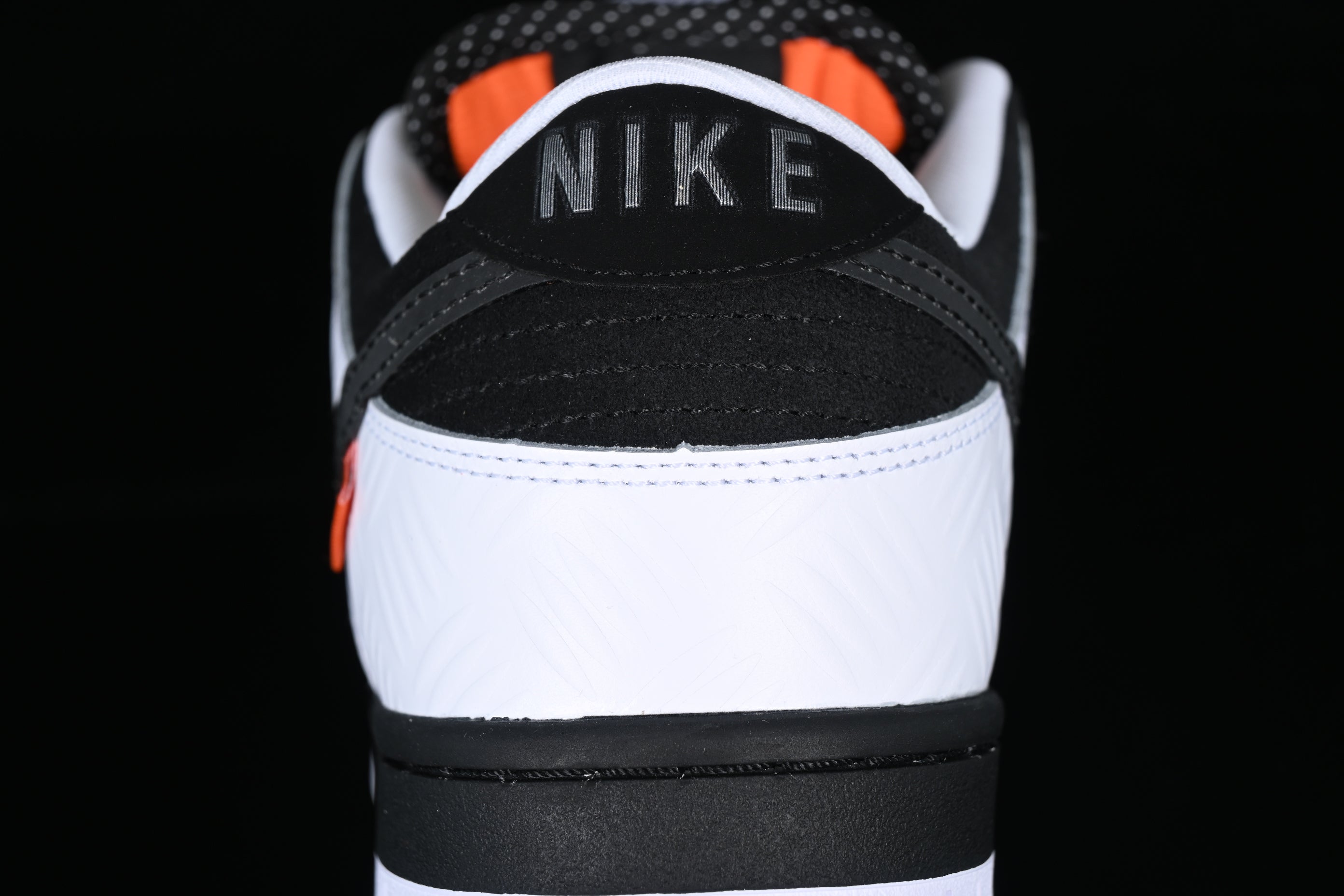 NikeSB Dunk Low - TIGHTBOOTH