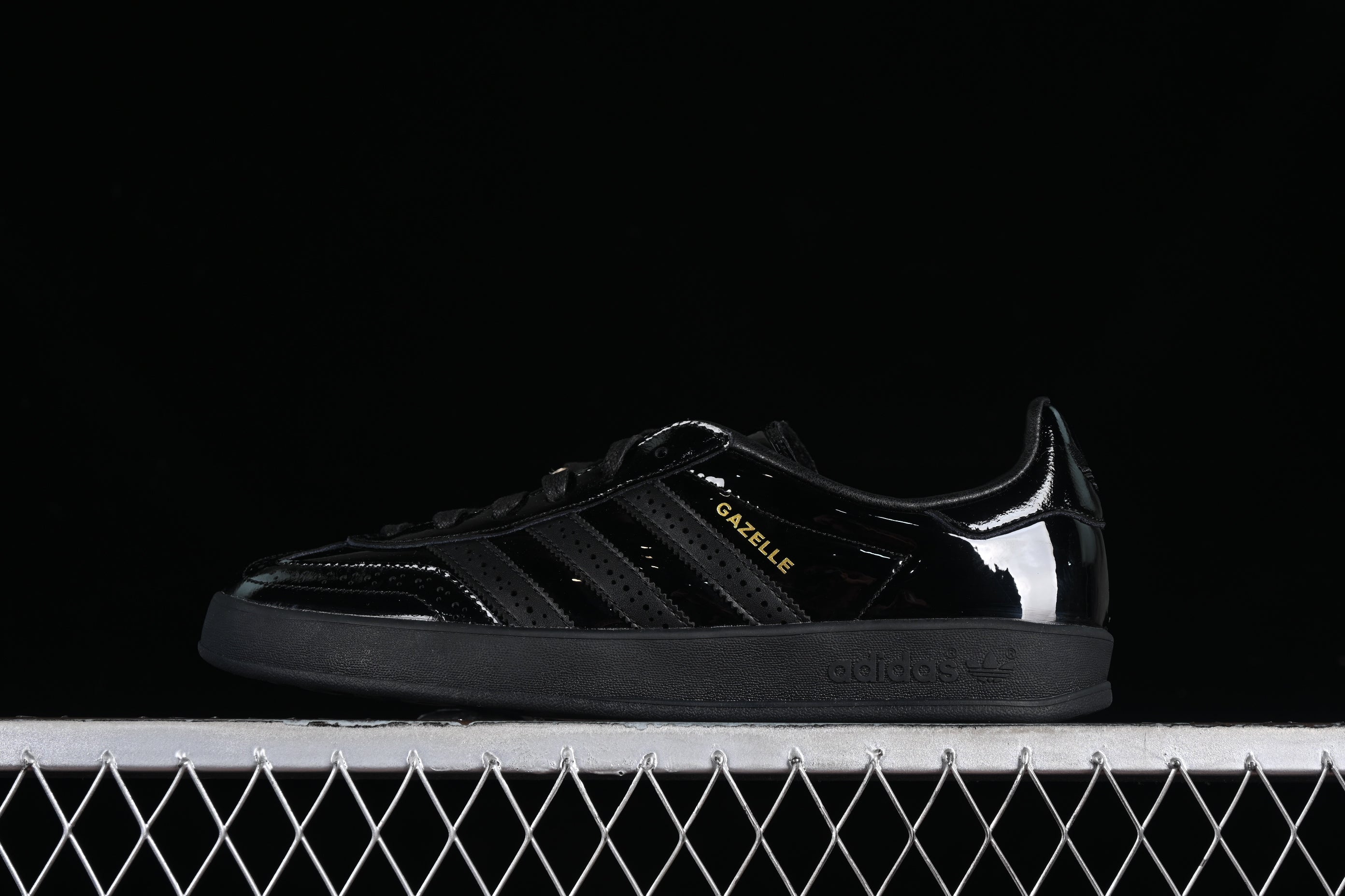 adidasMens Gazelle - Indoor Black