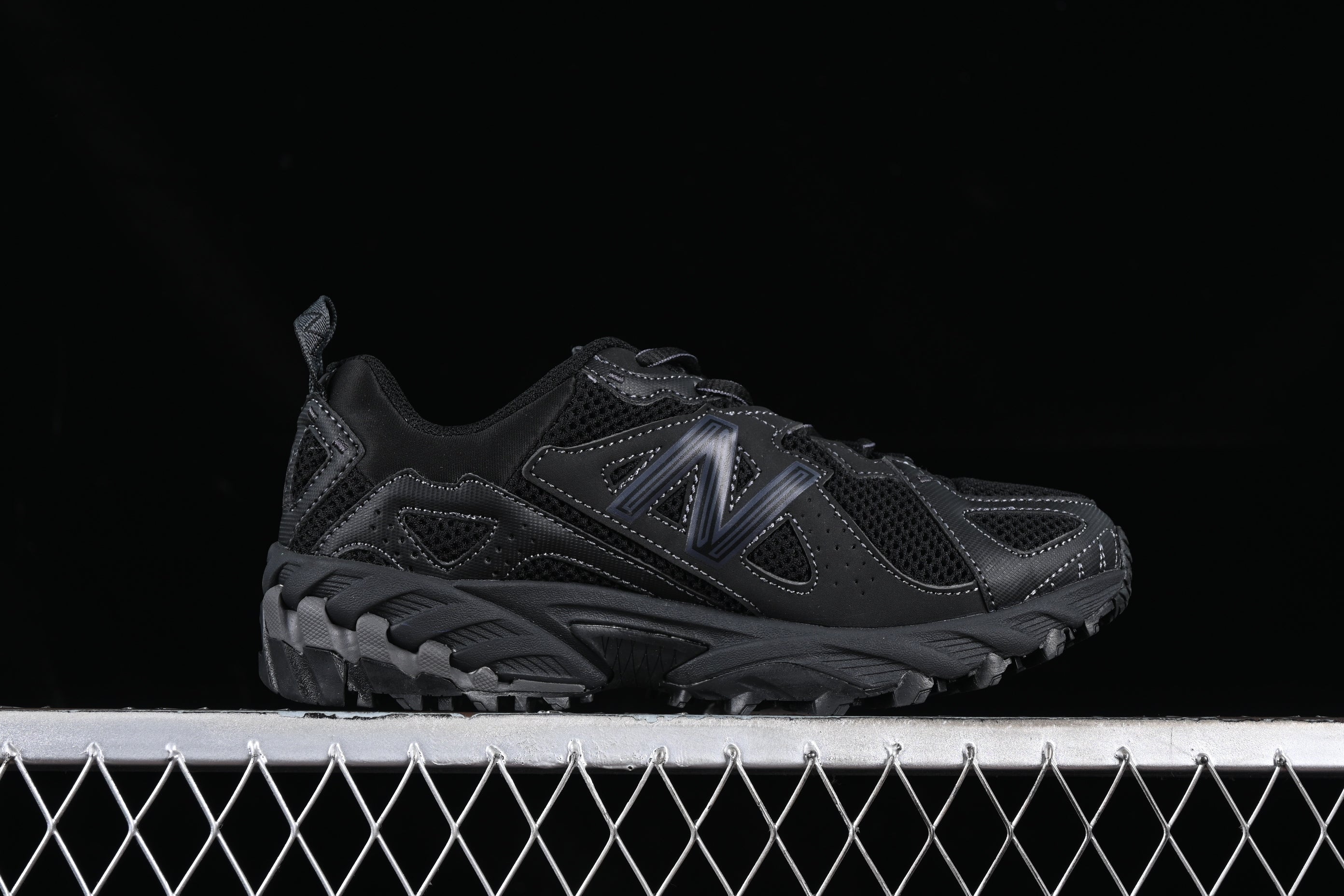 New Balance 610T - Black