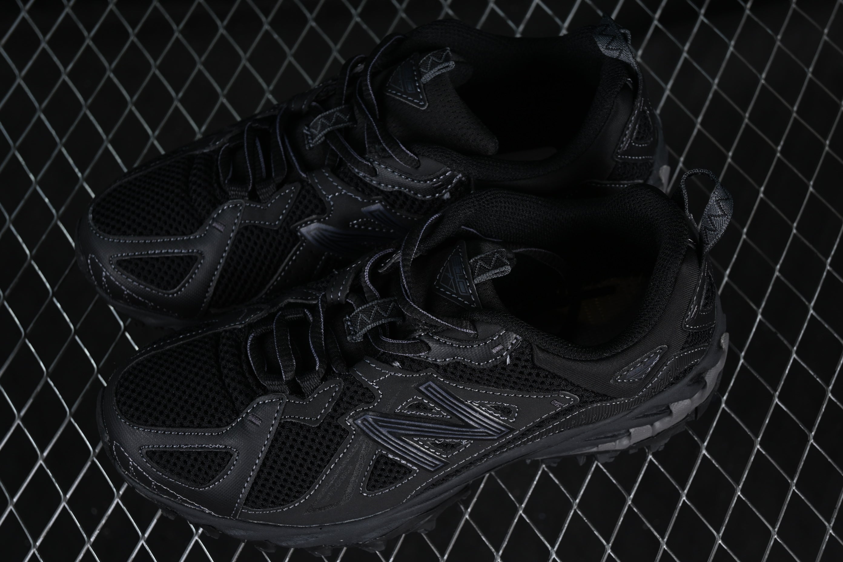 New Balance 610T - Black