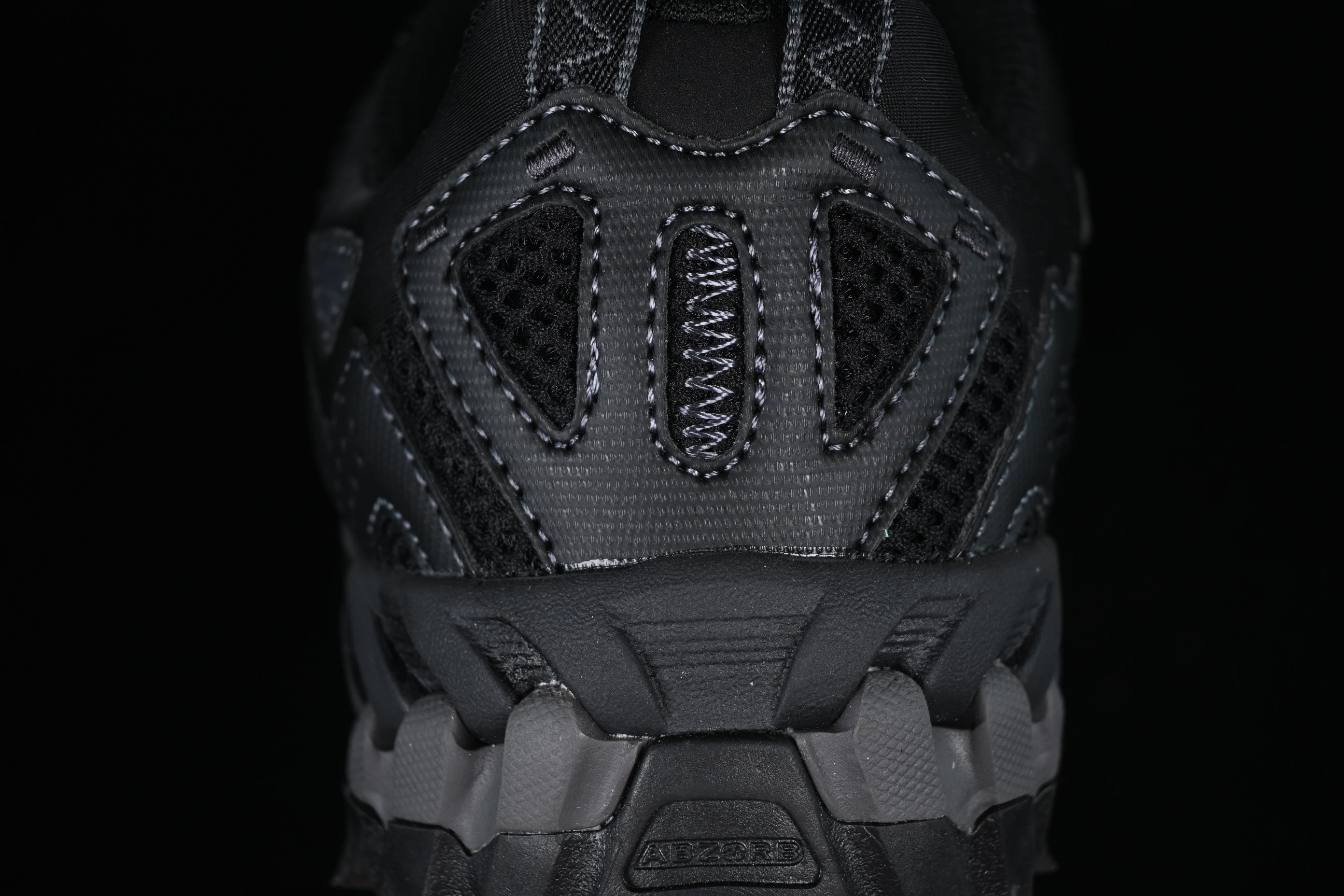 New Balance 610T - Black