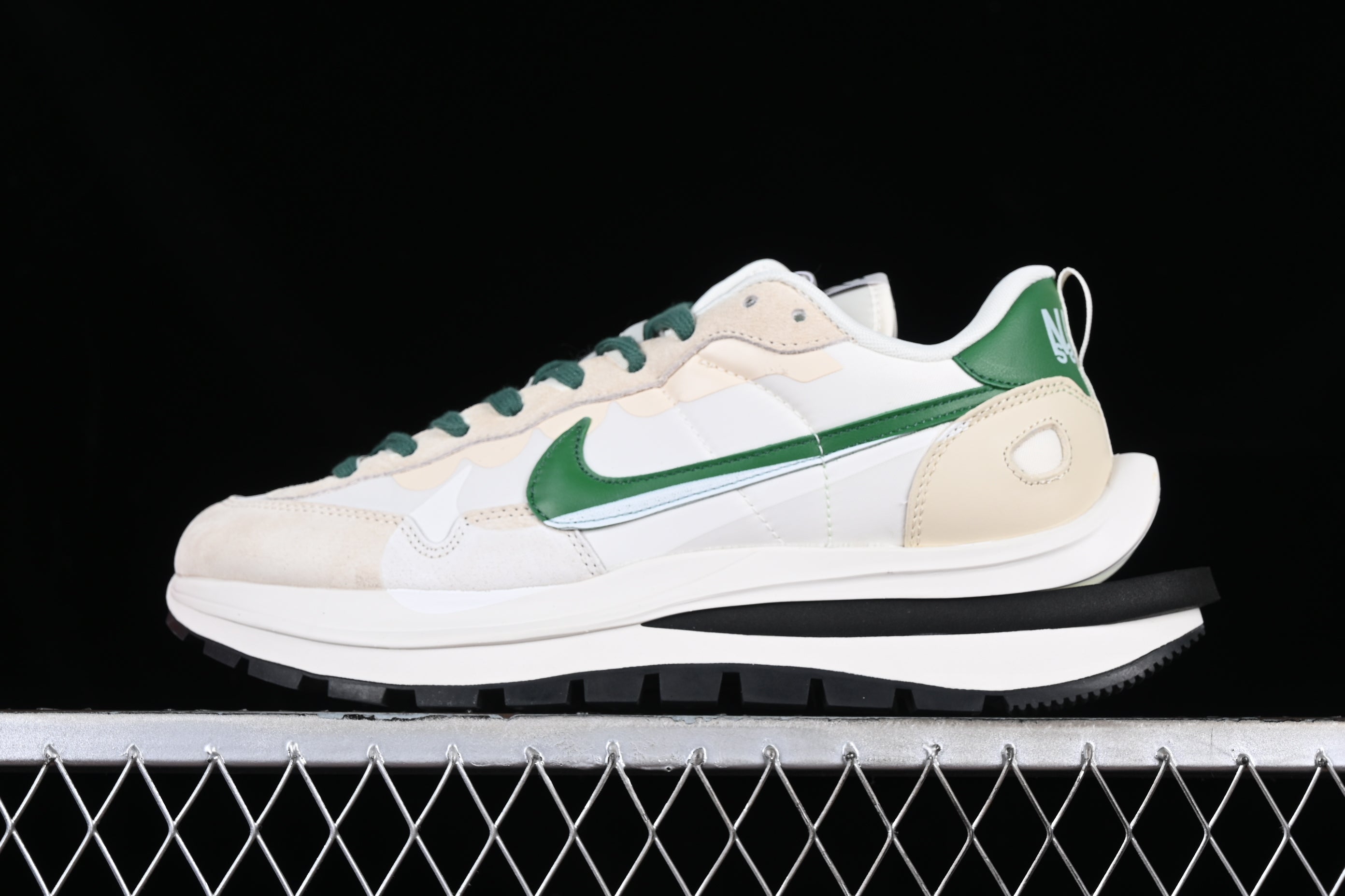 Sacai x NikeMens VaporWaffle - White/Green