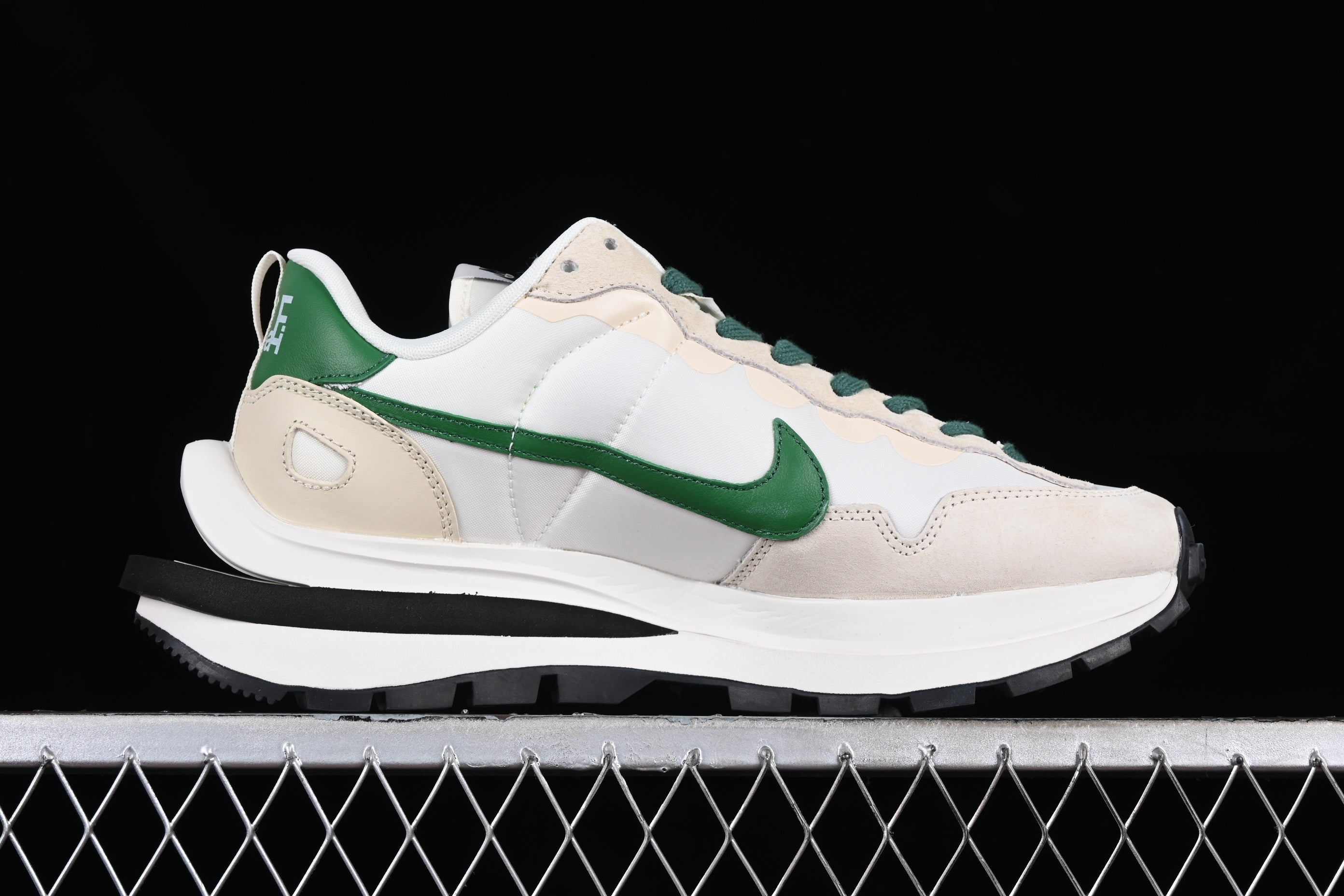Sacai x NikeMens VaporWaffle - White/Green