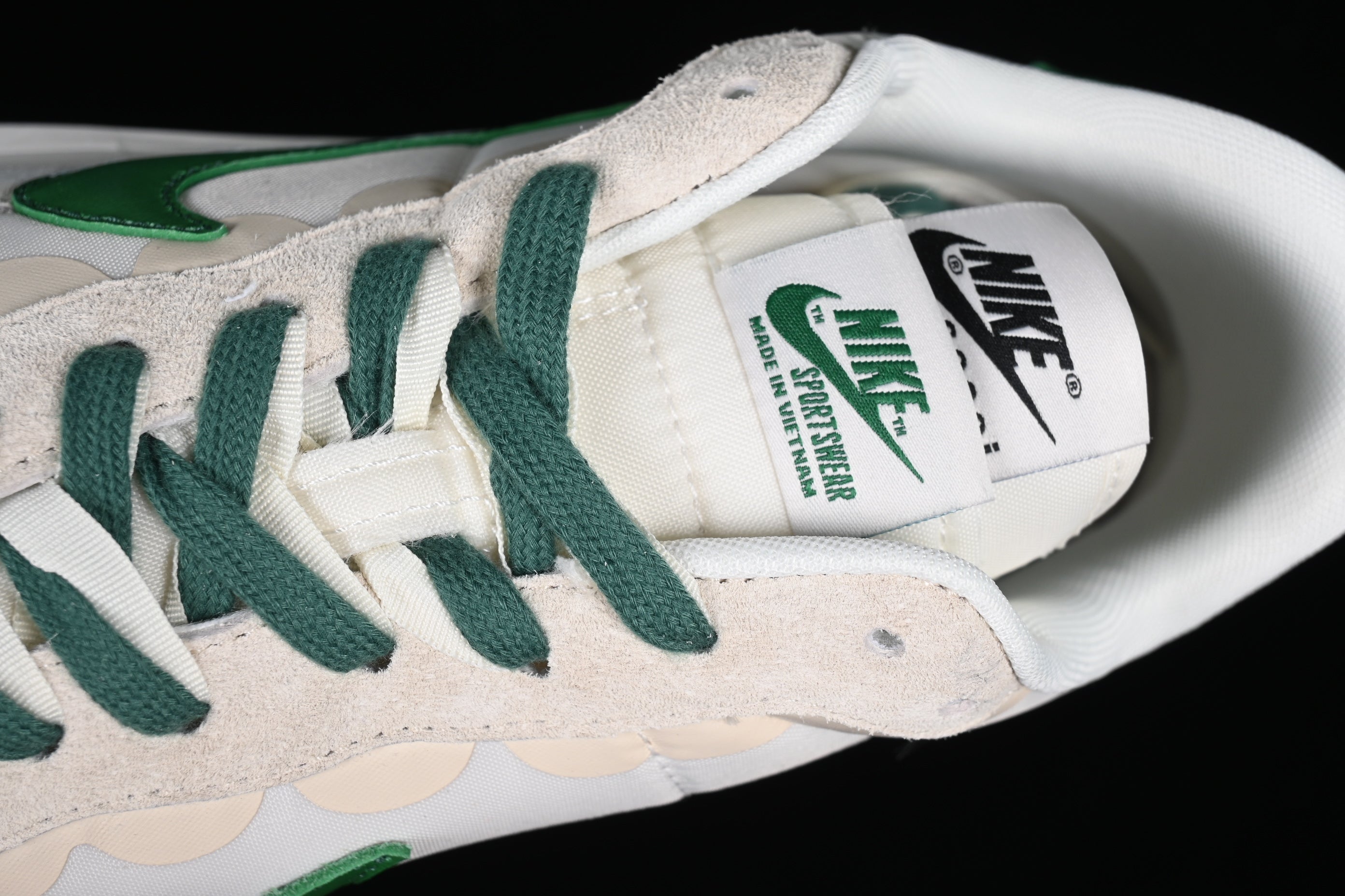 Sacai x NikeMens VaporWaffle - White/Green