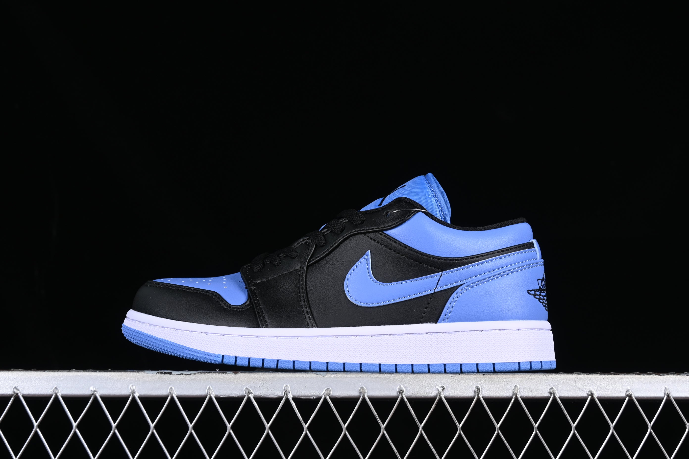 Air Jordan 1 AJ1 Low - Black University Blue