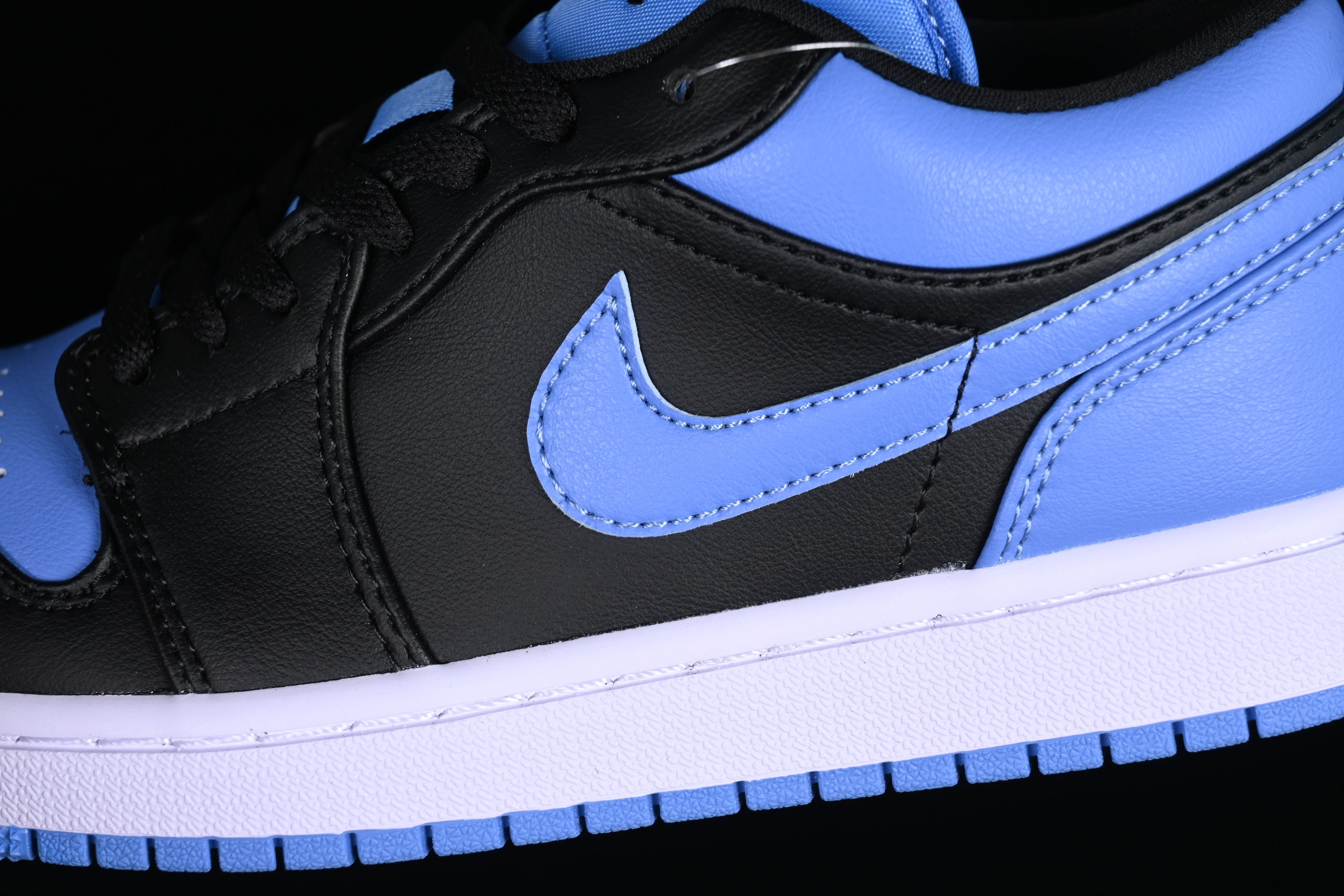Air Jordan 1 AJ1 Low - Black University Blue