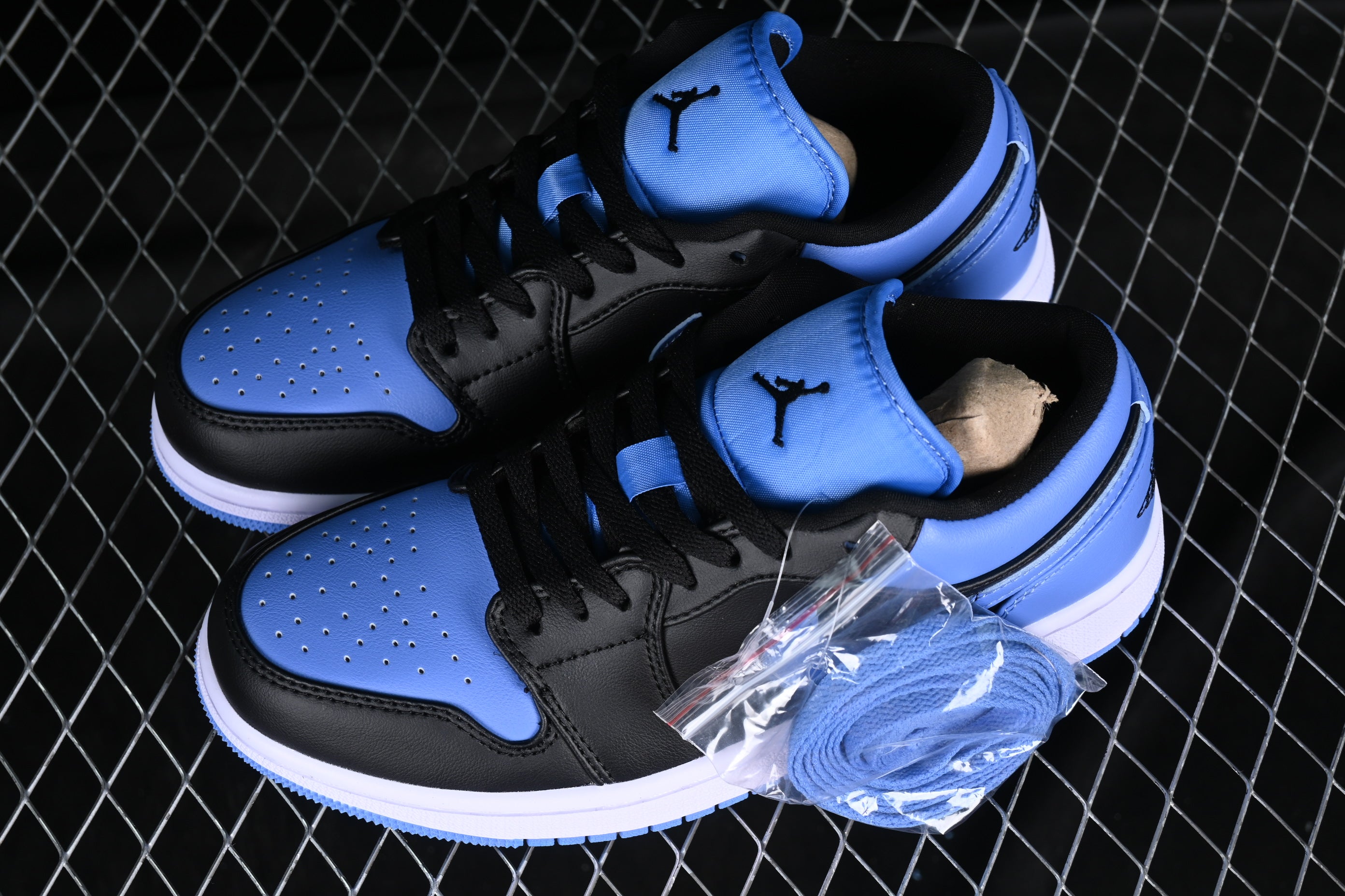Air Jordan 1 AJ1 Low - Black University Blue