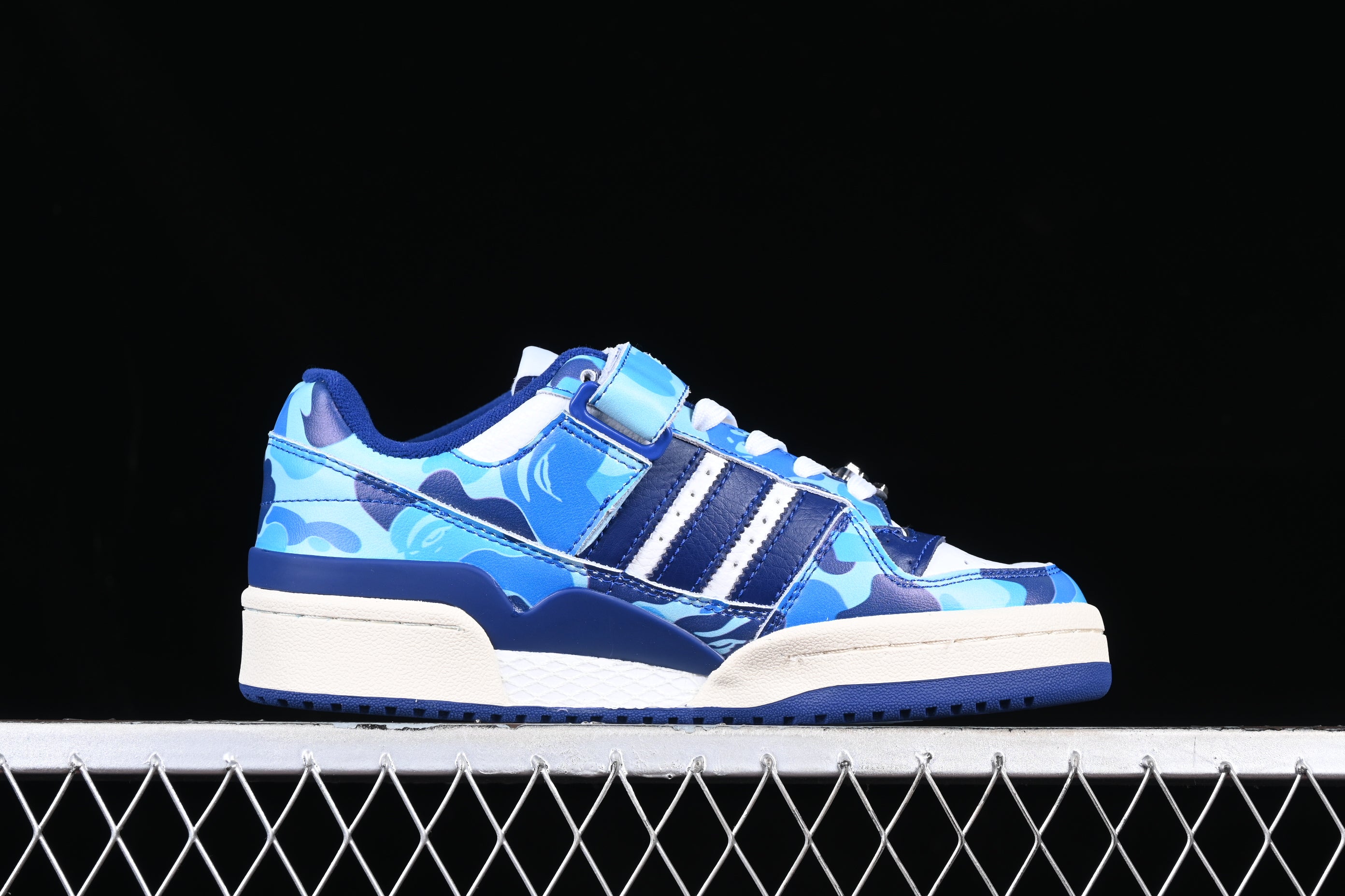AdidasMens BAPE x Forum Low 84 30th Anniversary - Blue Camo
