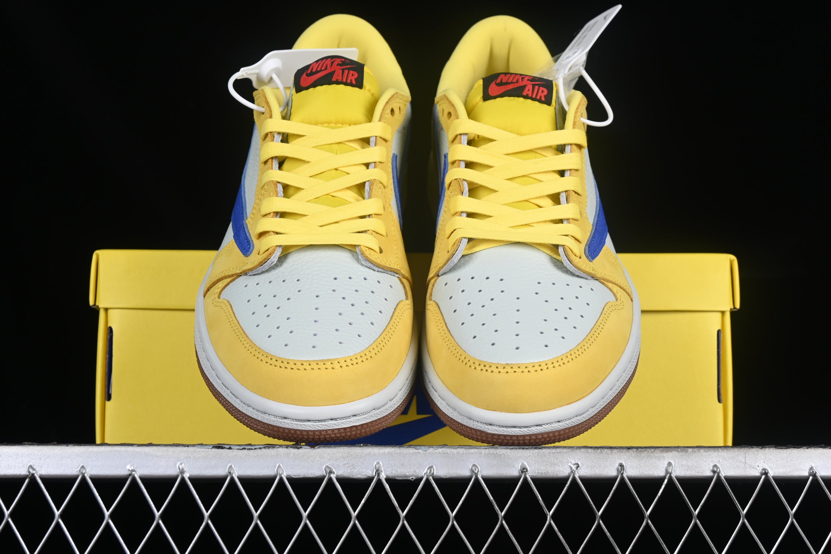 Travis Scott x Air Jordan 1 AJ1 Low - Canary