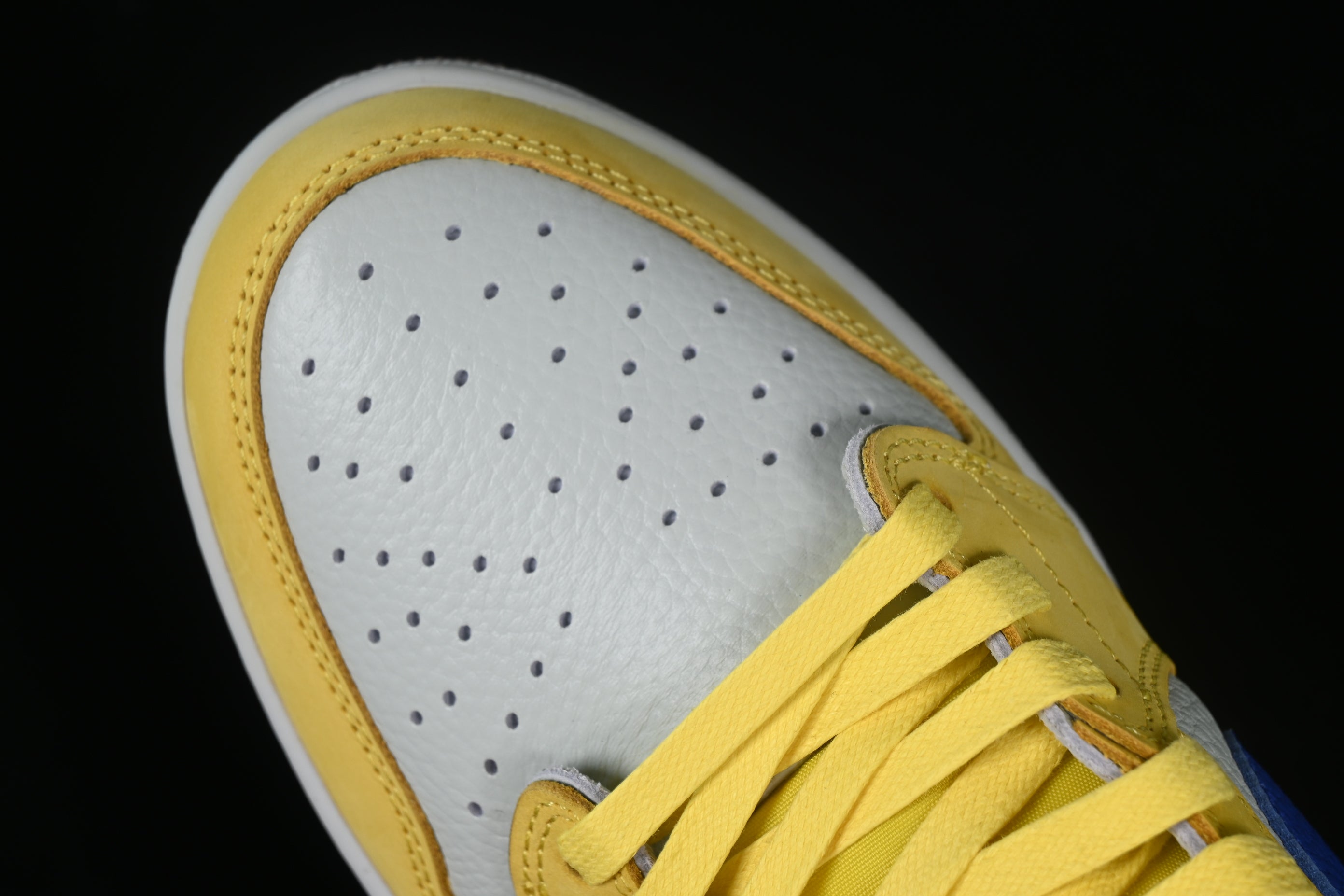 Travis Scott x Air Jordan 1 AJ1 Low - Canary