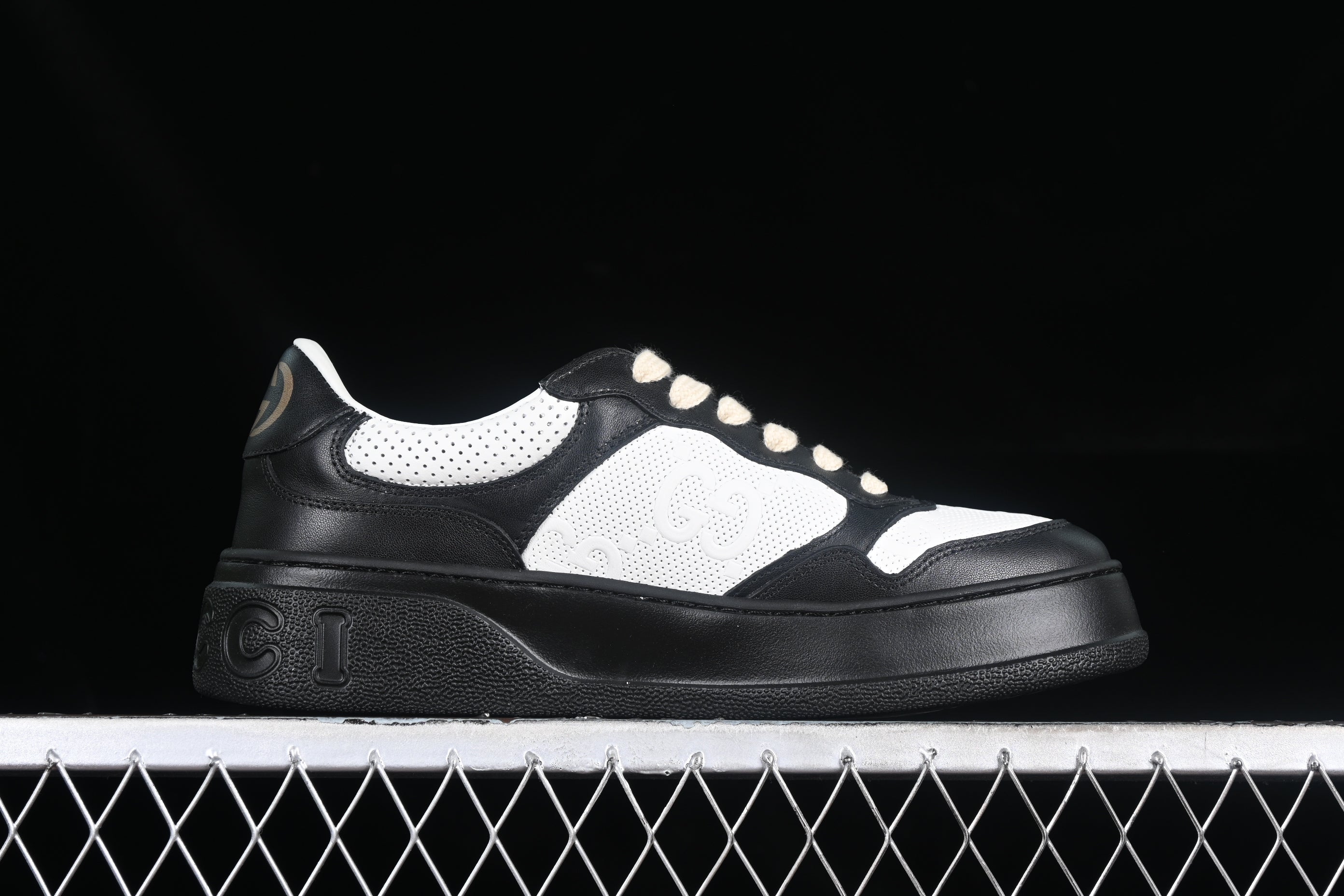 GucciUnisex GG Embossed - Black