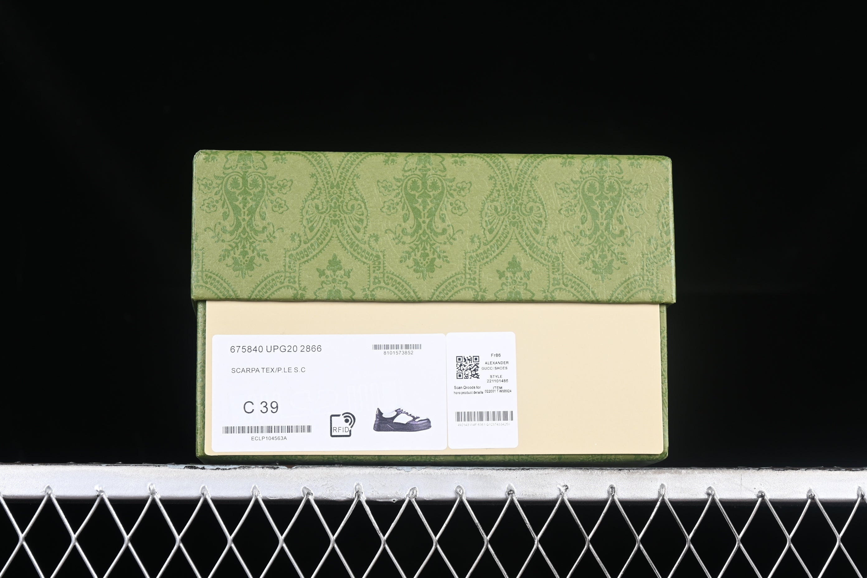 GucciUnisex GG Embossed - Black