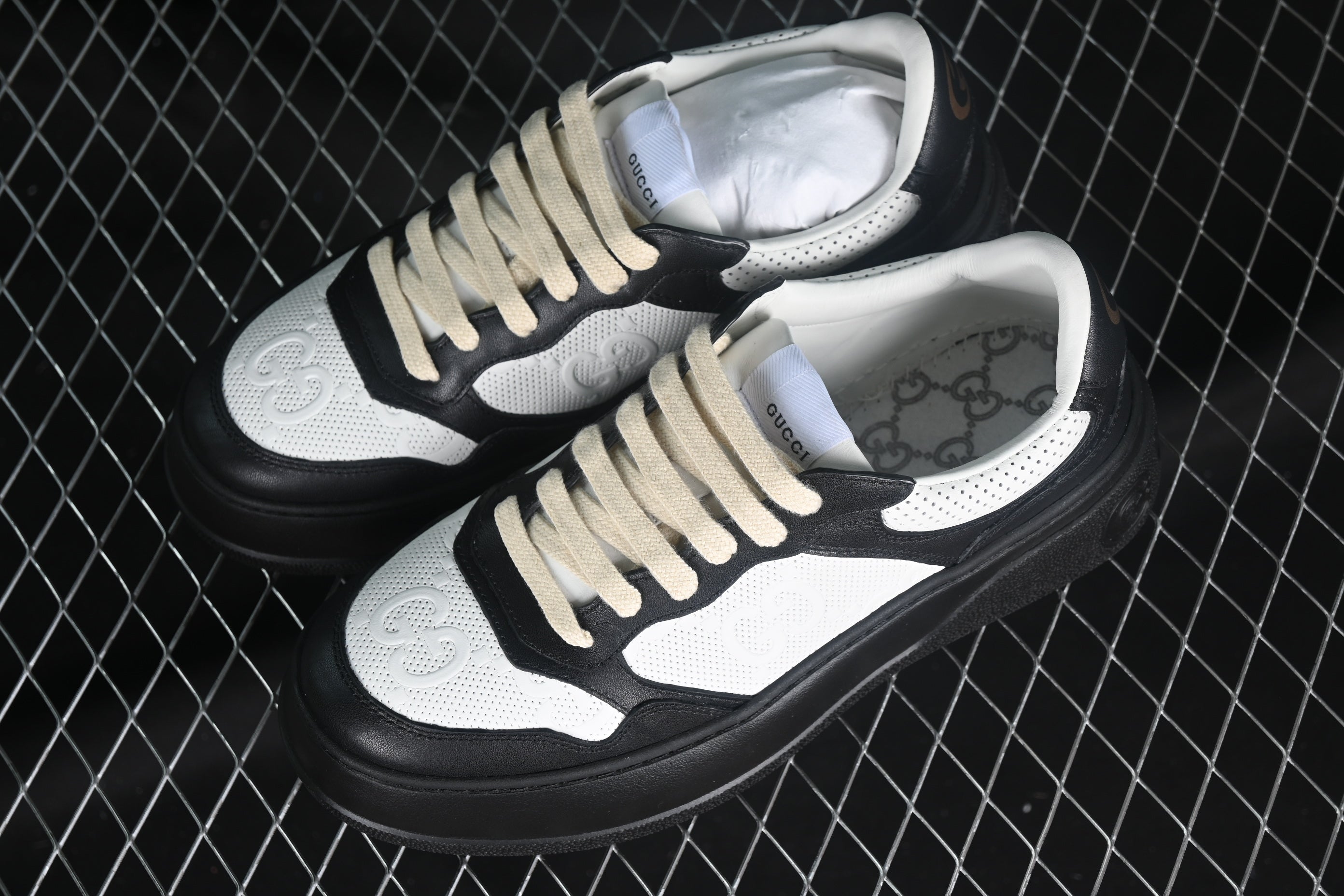 GucciUnisex GG Embossed - Black