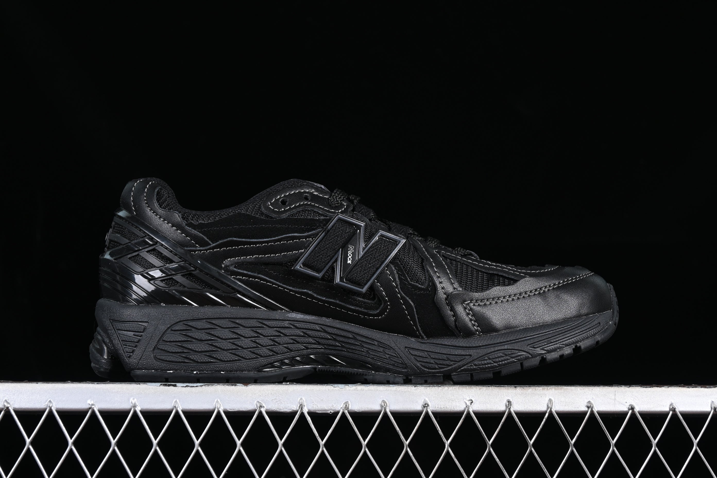 New Balance 1906R - Black/Silver Metallic