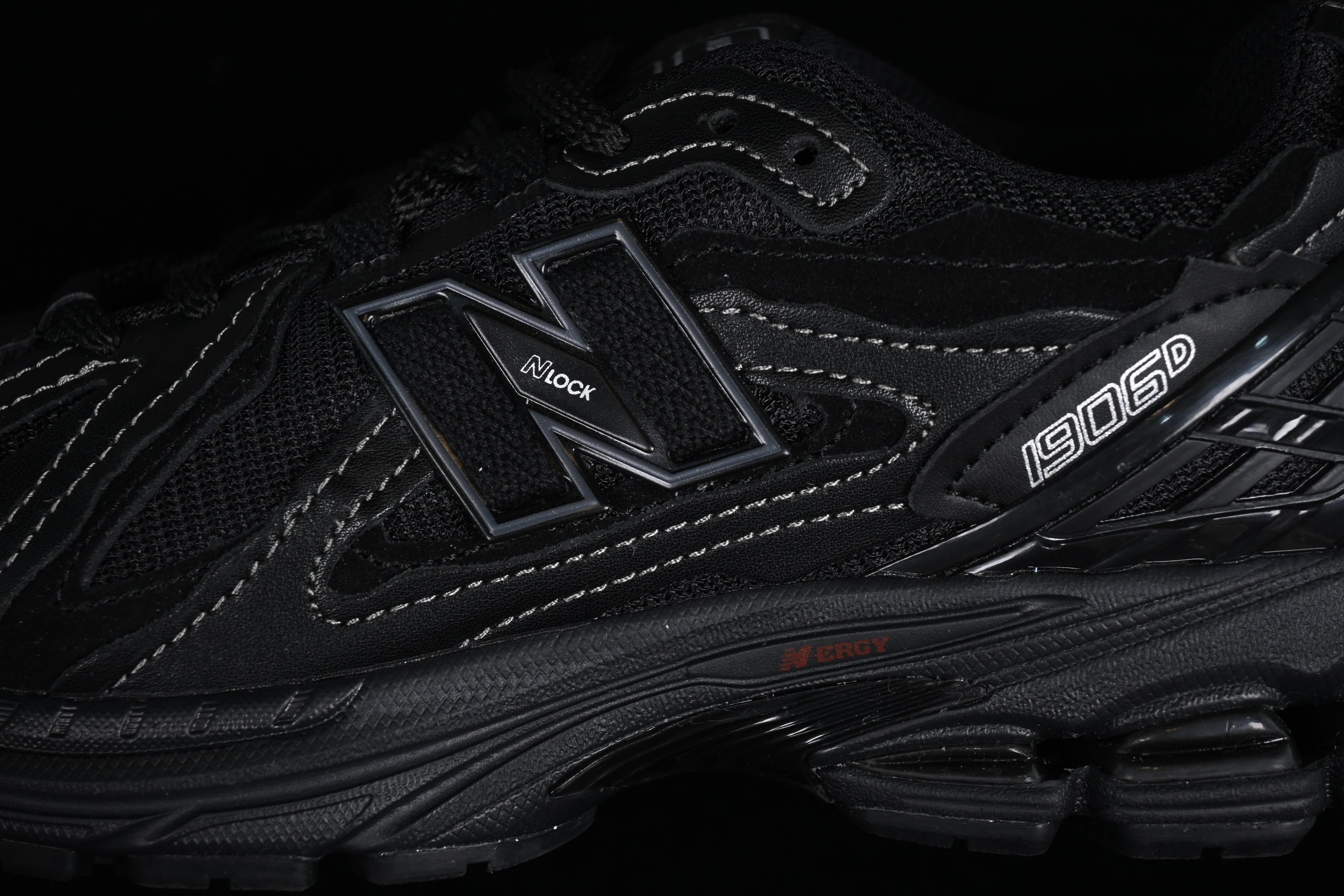 New Balance 1906R - Black/Silver Metallic