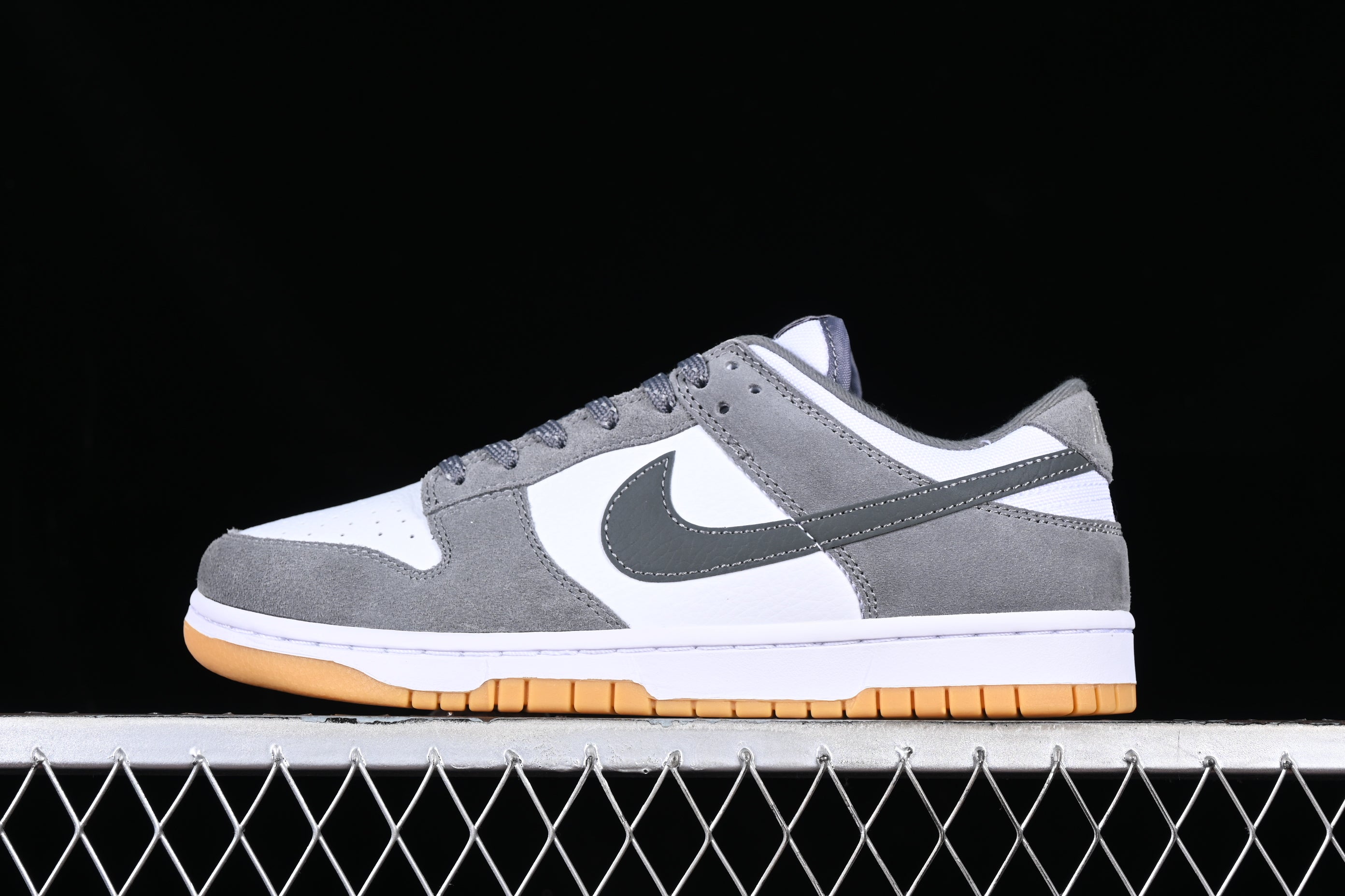 NikeSB Dunk - Grey Gum