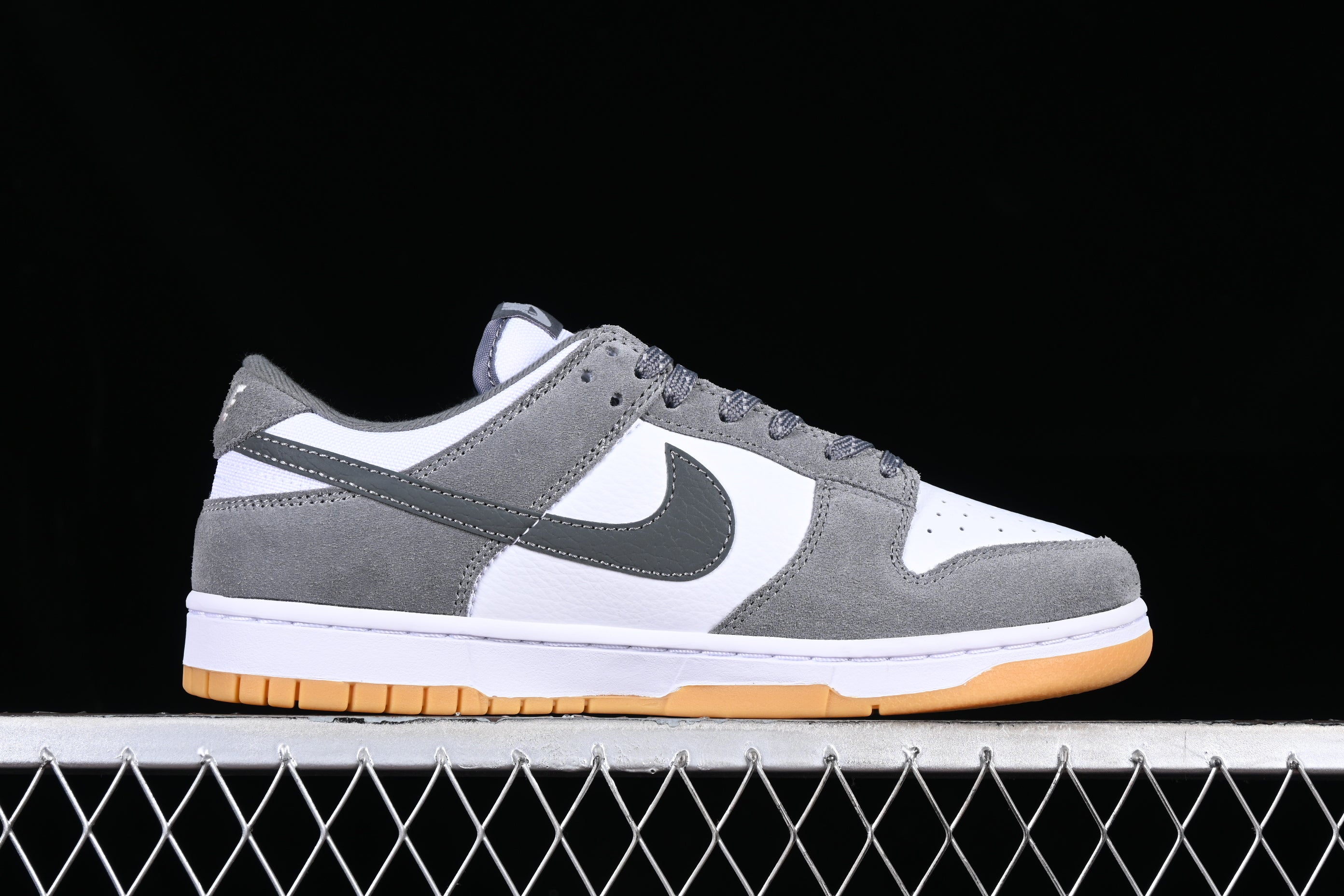 NikeSB Dunk - Grey Gum