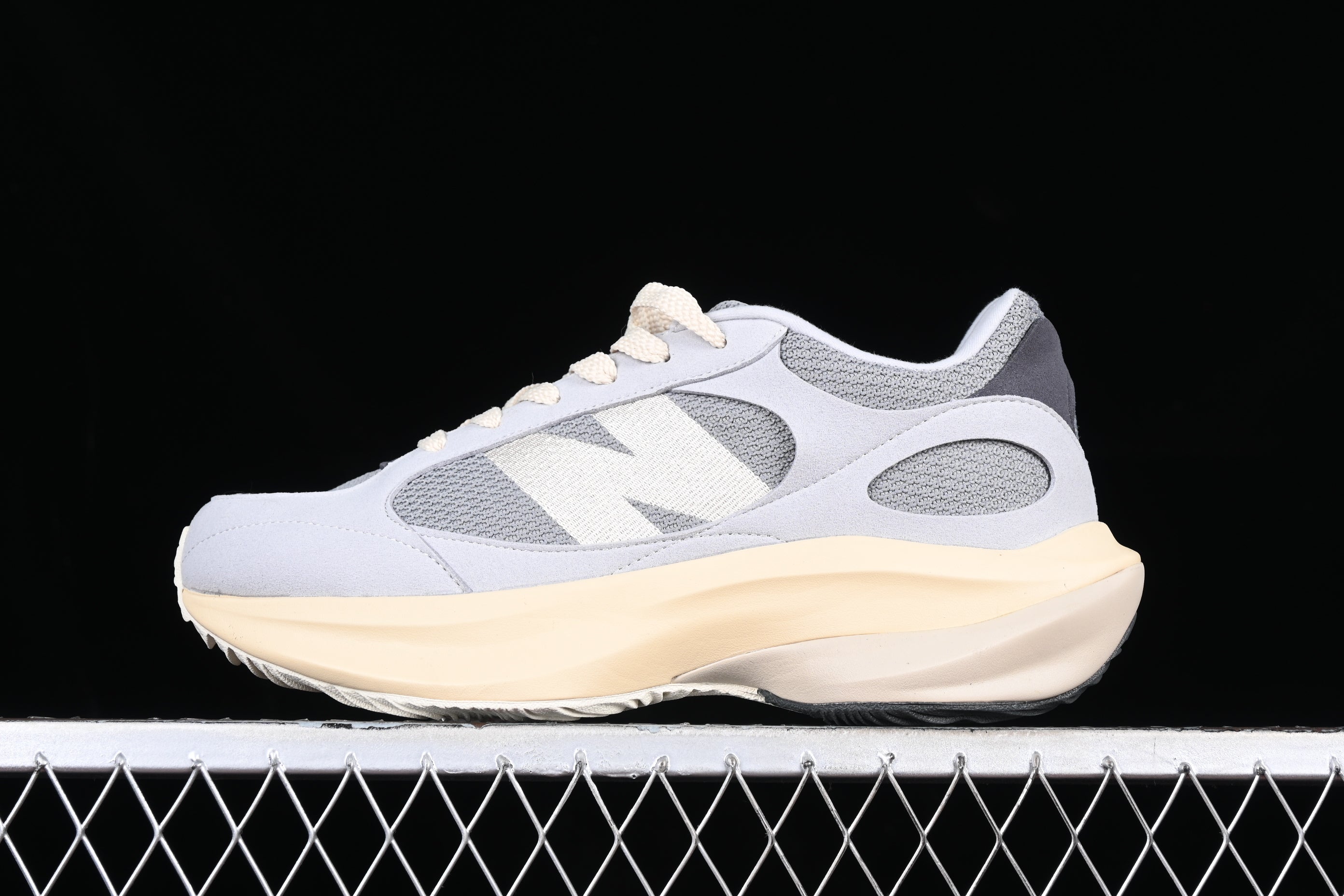 New Balance Warped - White