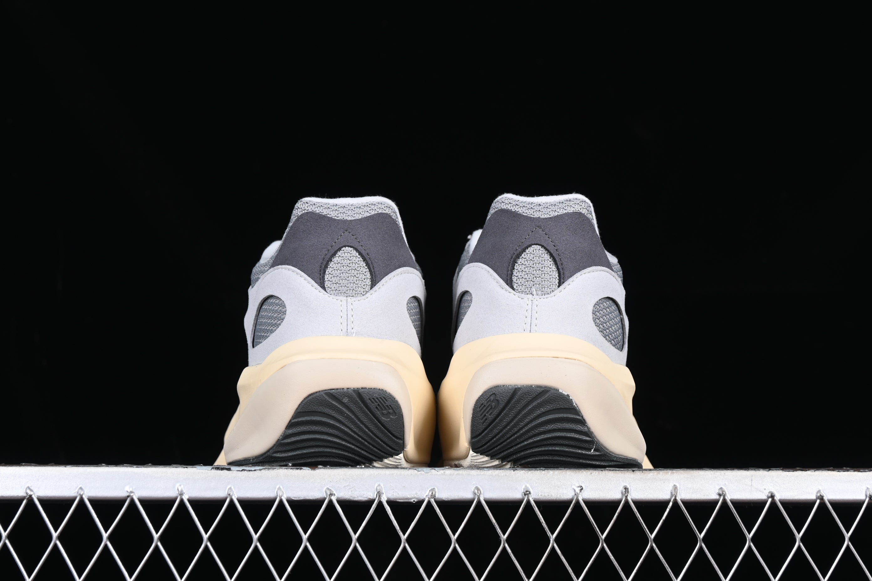 New Balance Warped - White