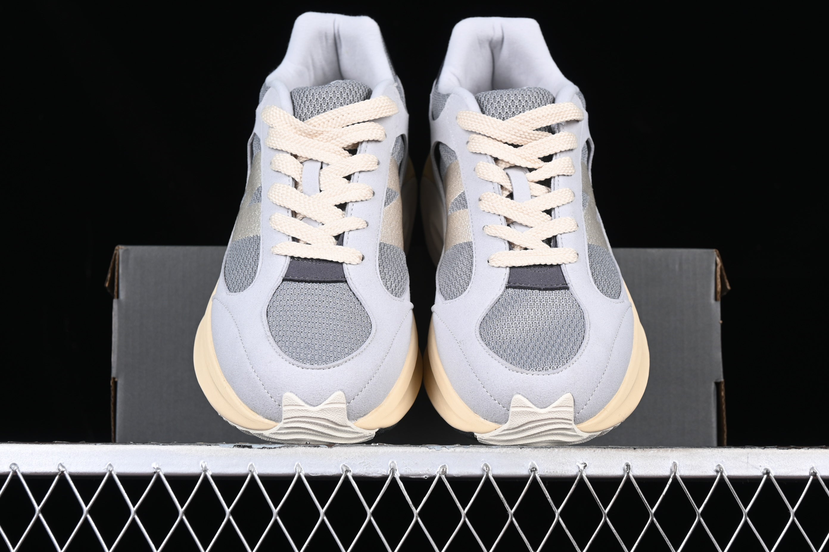 New Balance Warped - White