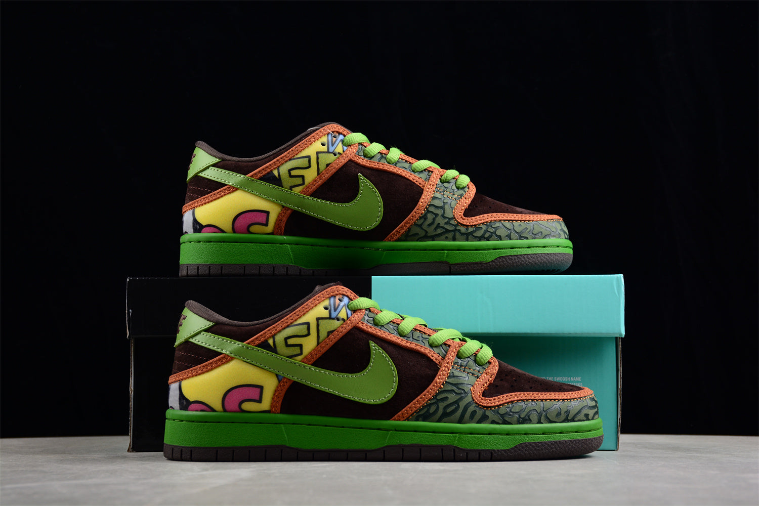NikeMens SB Dunk Low - De La Soul