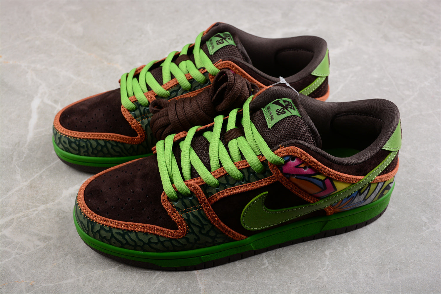 NikeMens SB Dunk Low - De La Soul