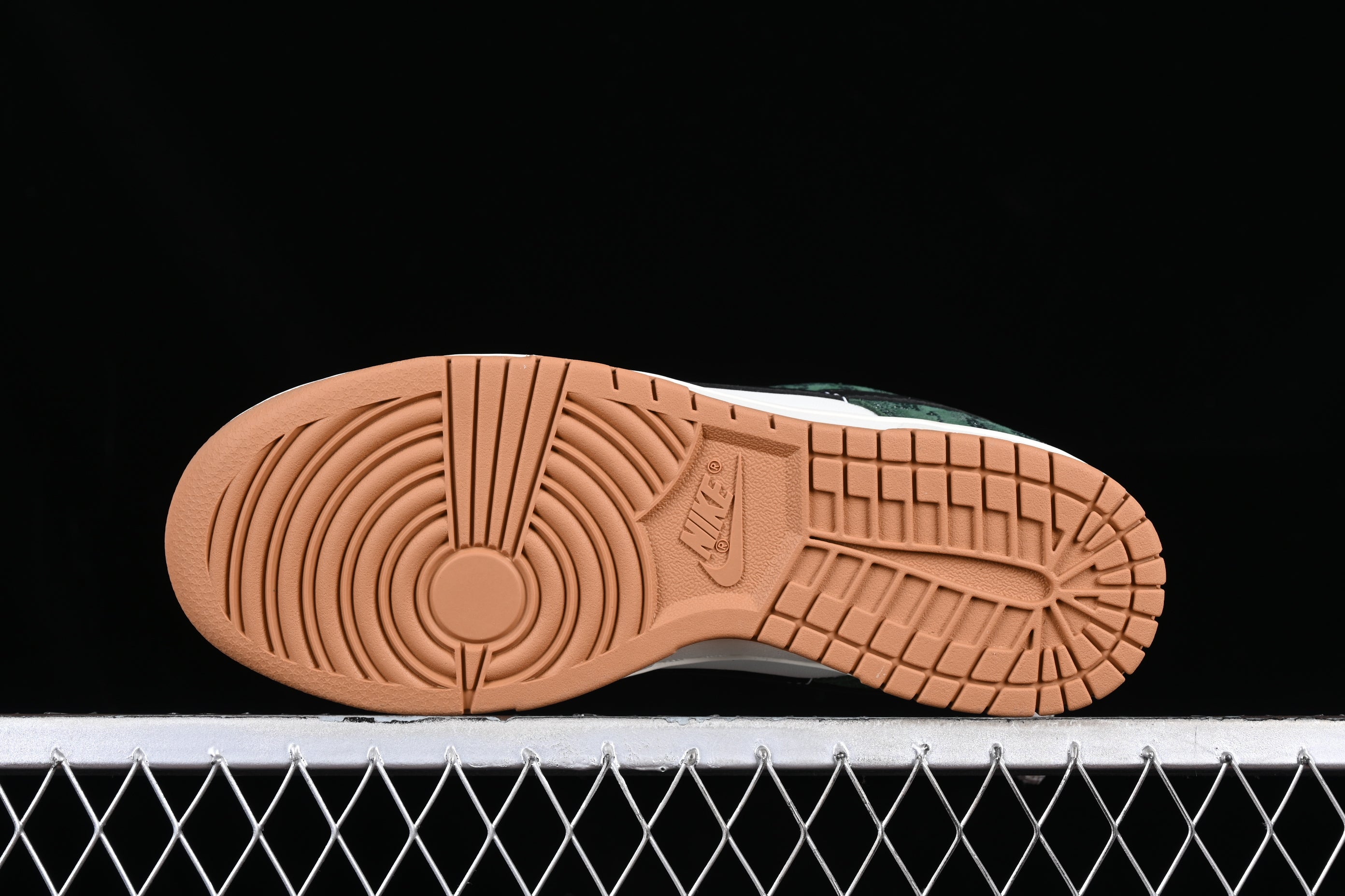 NikeUnisex Dunk Low - Green Snake