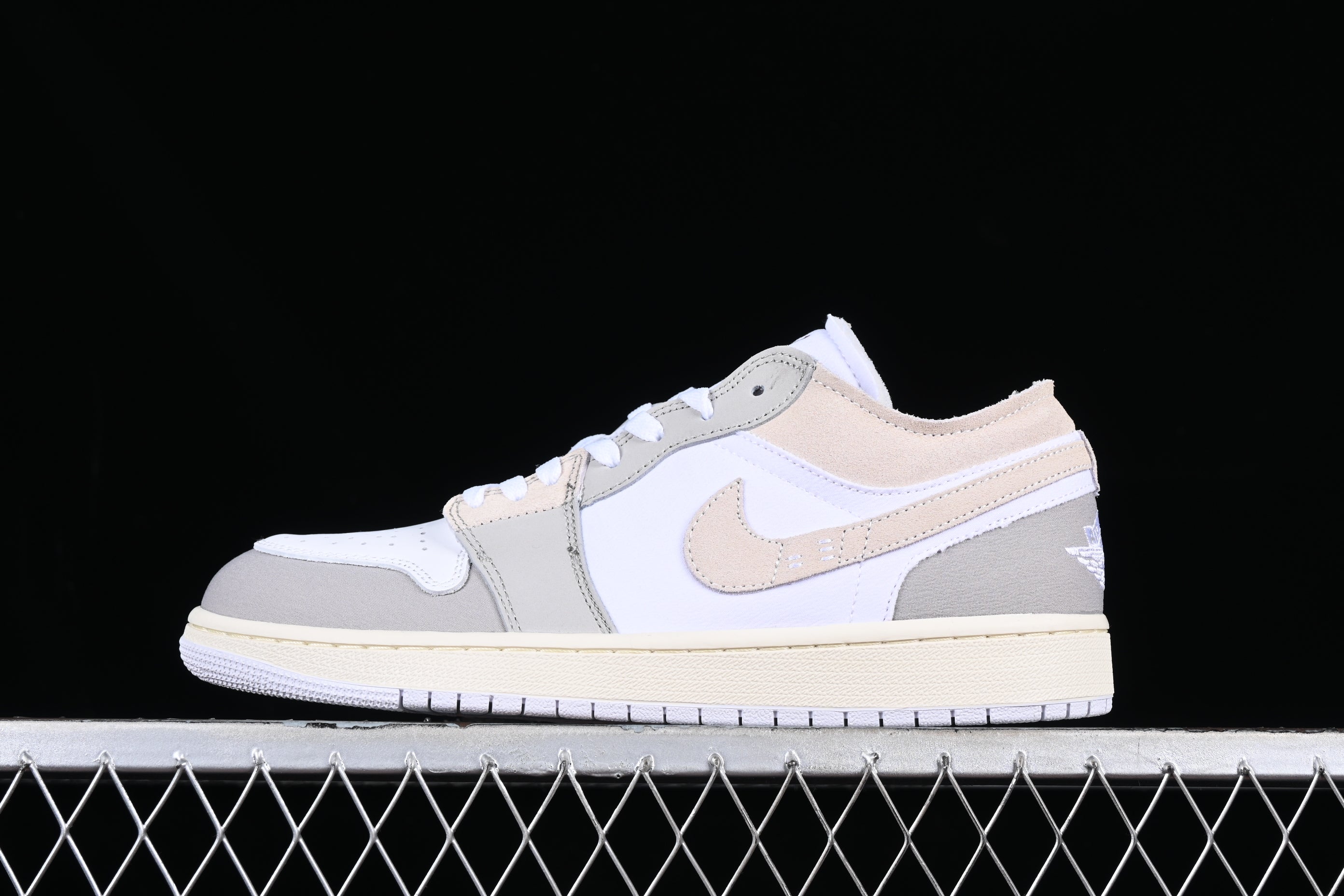 Air Jordan 1 Low Craft Inside - Out Tech Grey
