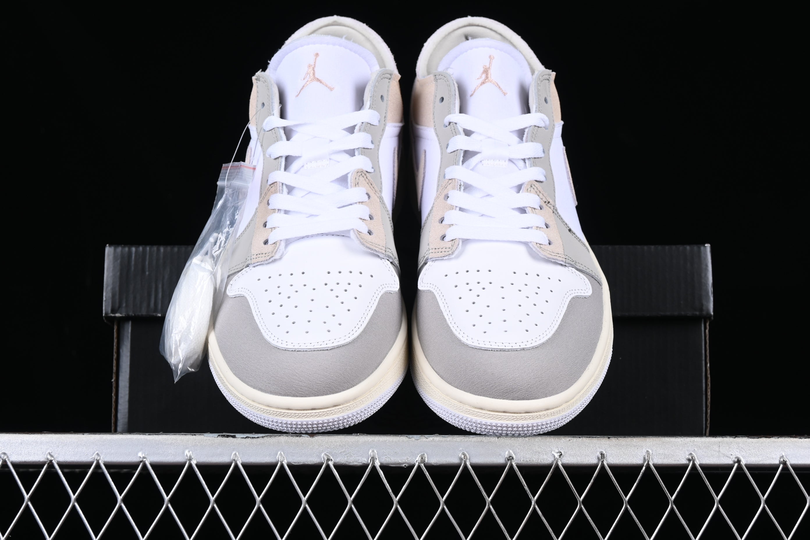 Air Jordan 1 Low Craft Inside - Out Tech Grey