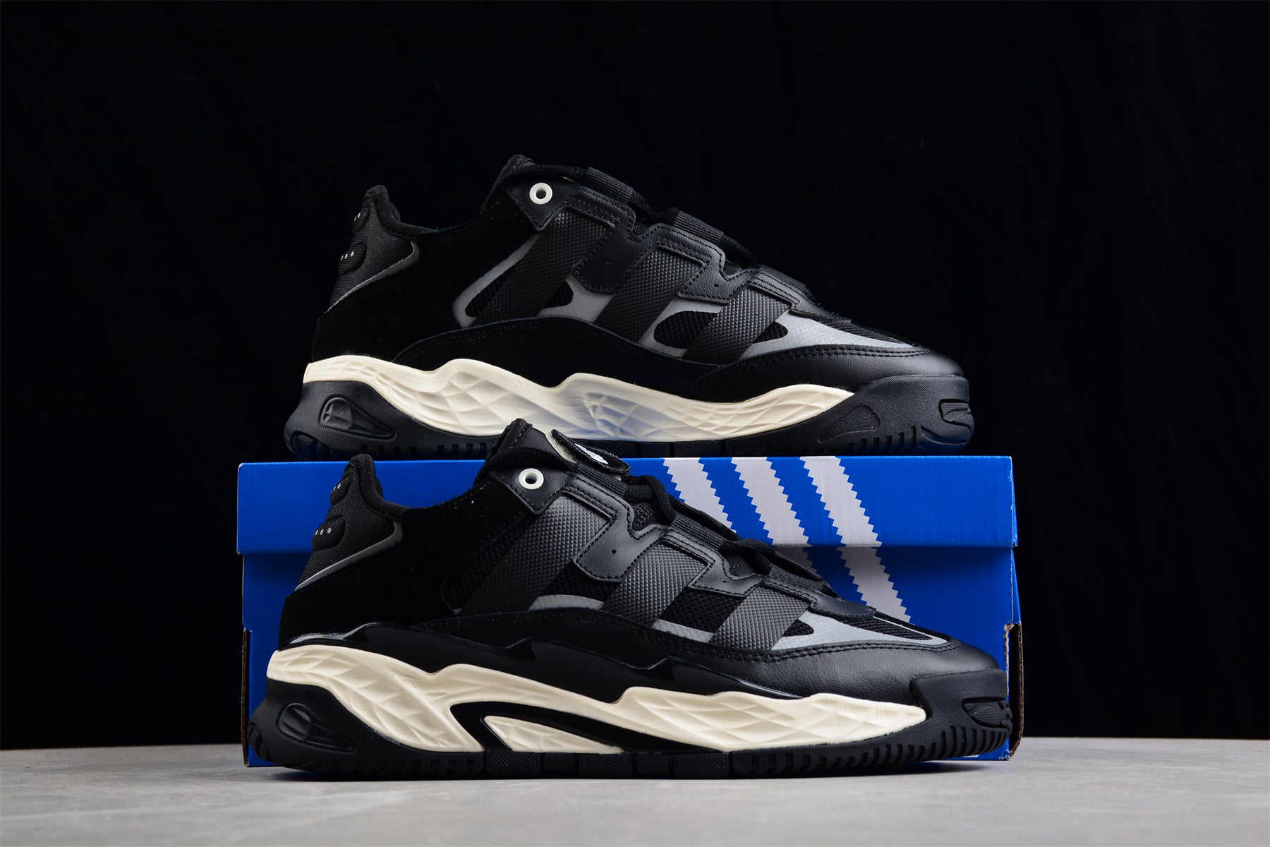 adidasMens Niteball - Black