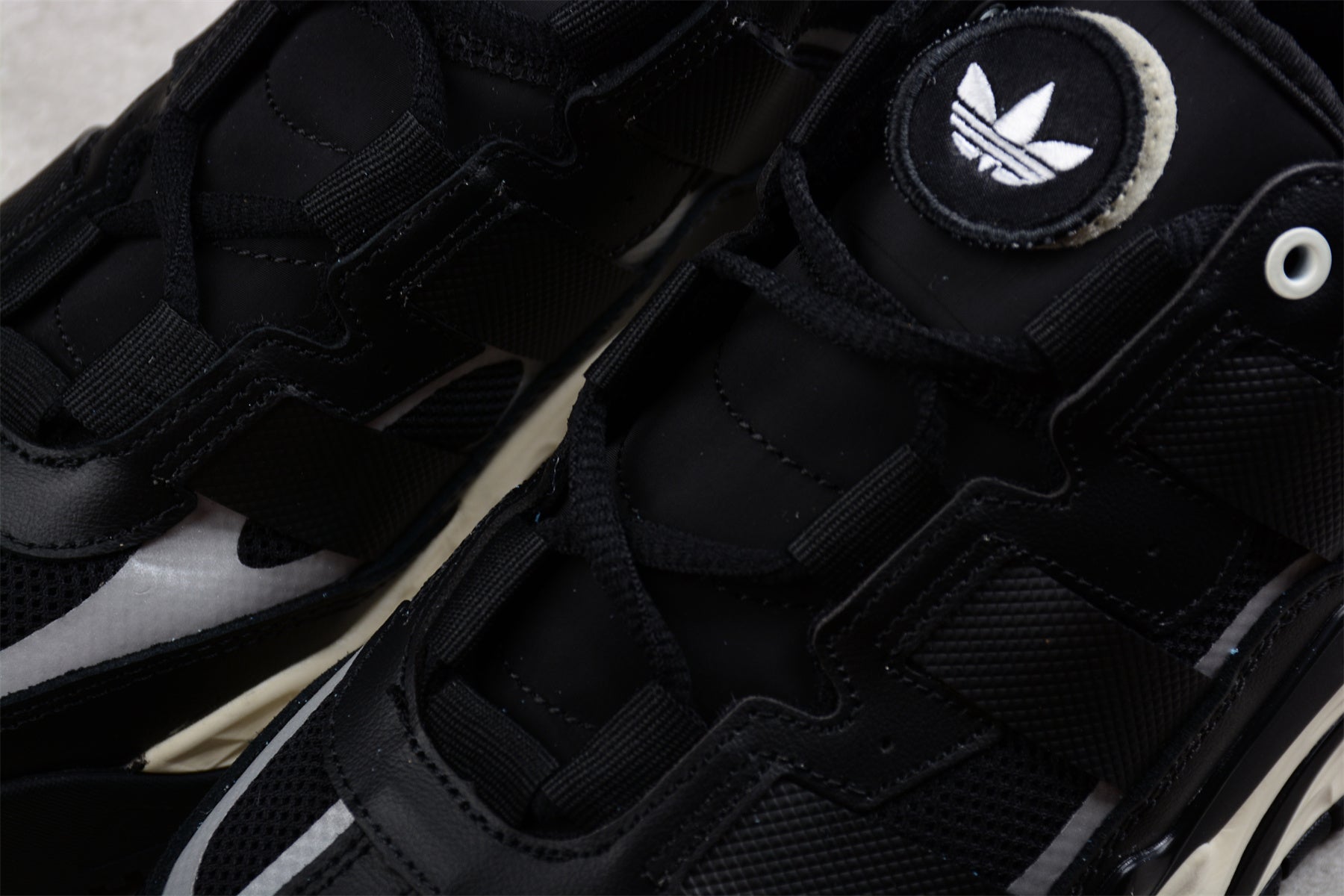 adidasMens Niteball - Black