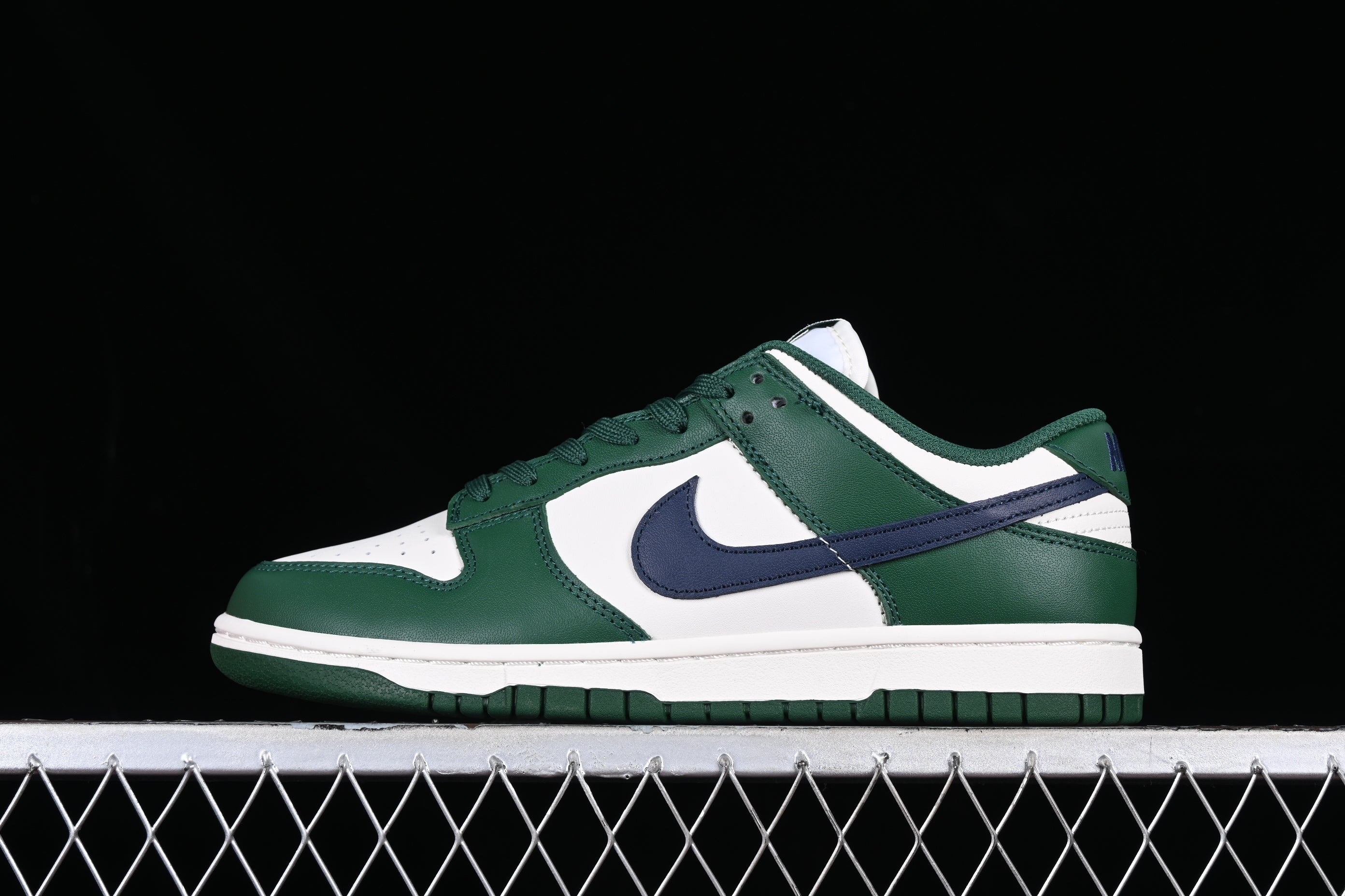 NikeSB Dunk Low - Gorge Green