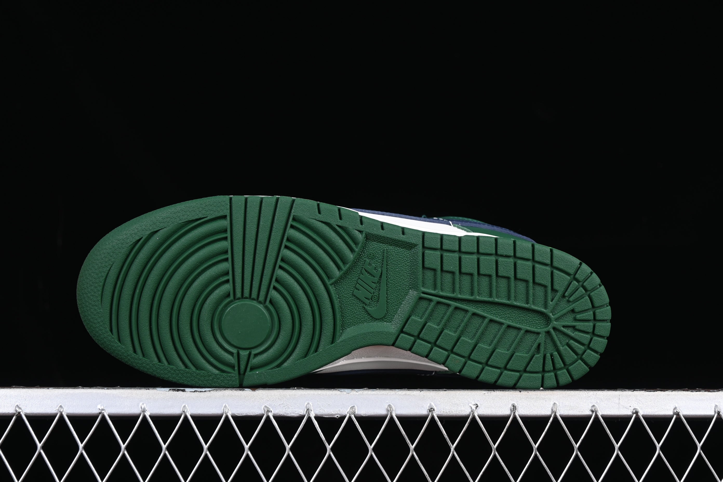 NikeSB Dunk Low - Gorge Green