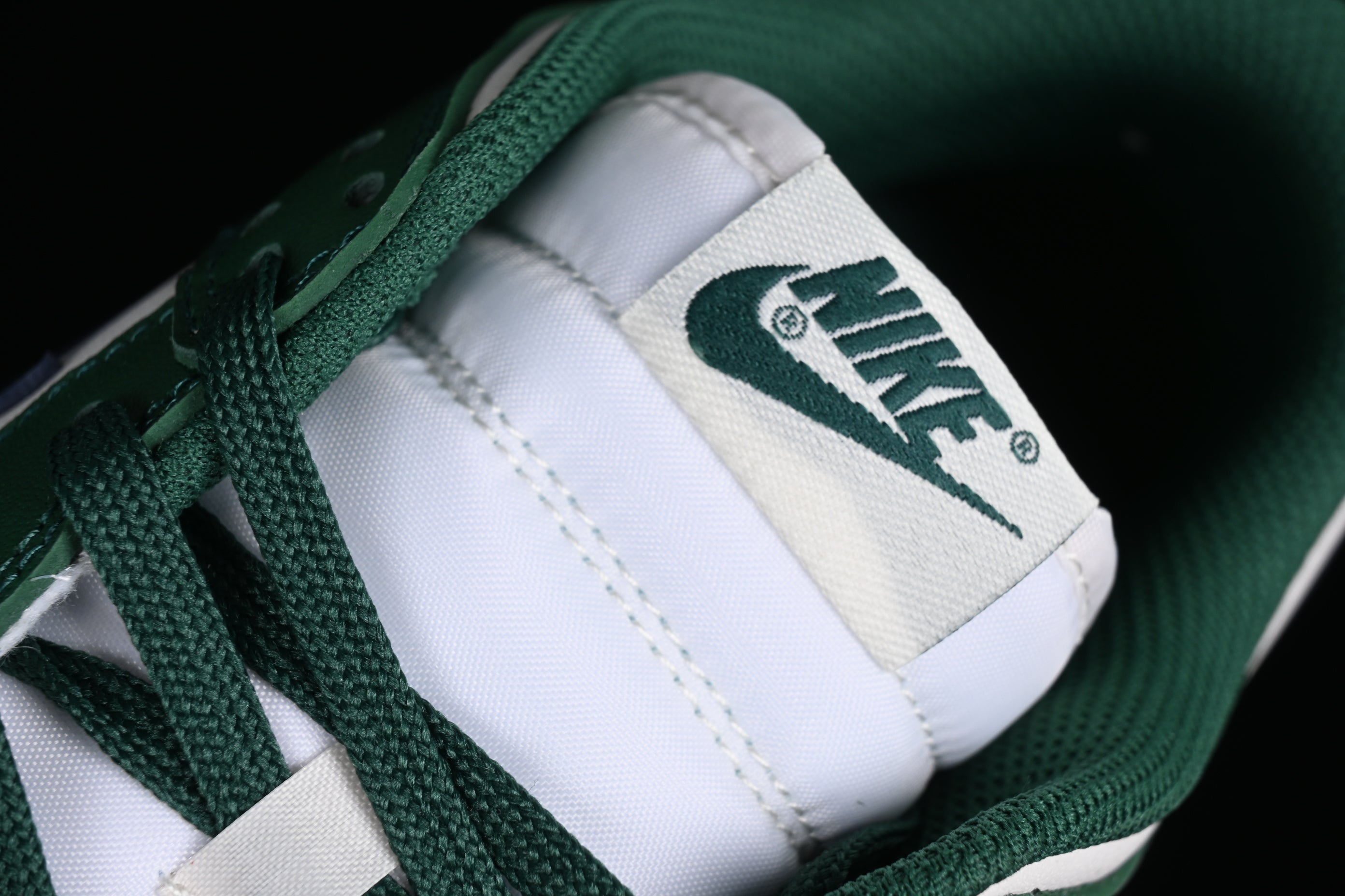 NikeSB Dunk Low - Gorge Green