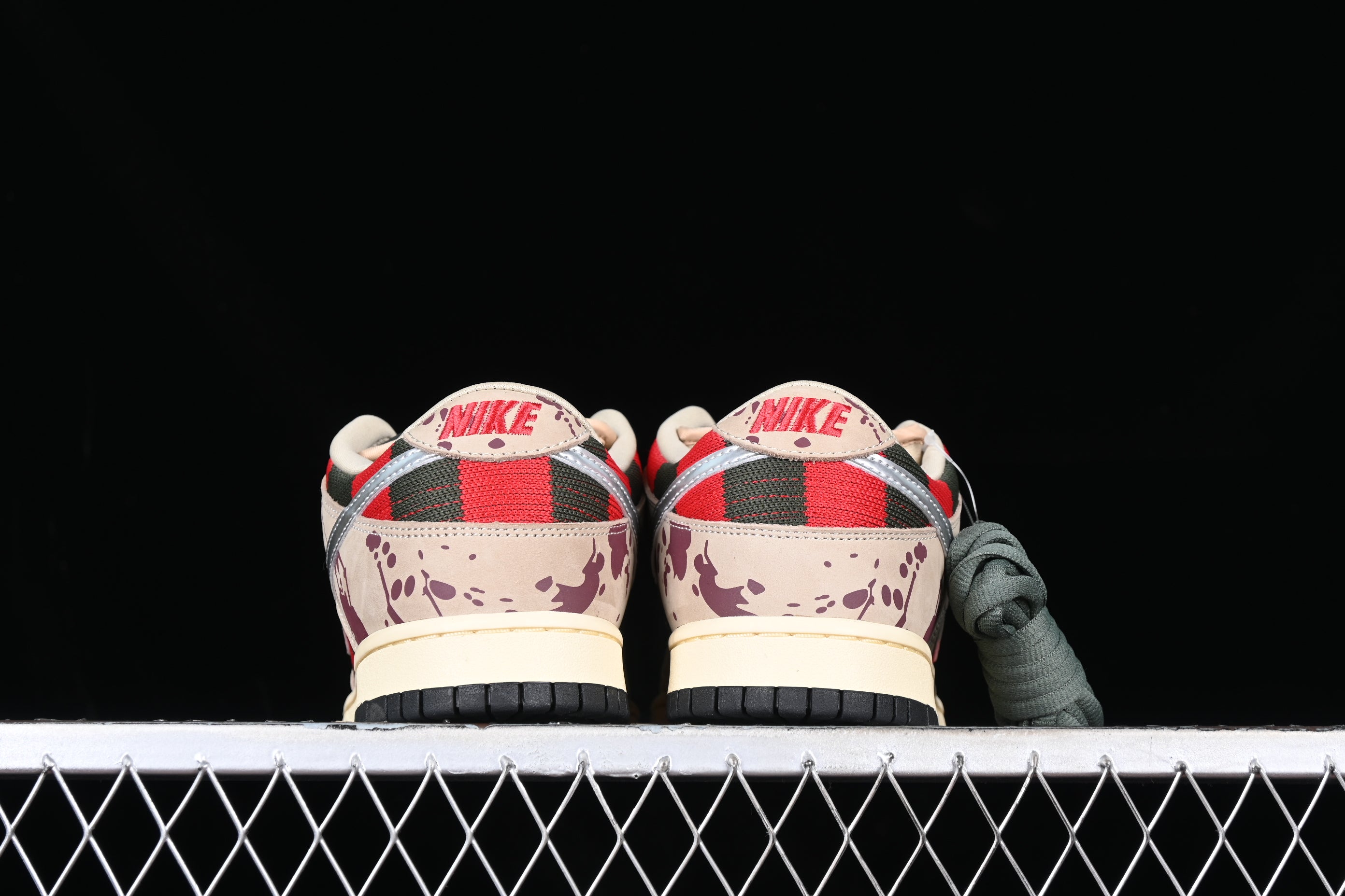 NikeMens SB Dunk Low - Freddy Krueger
