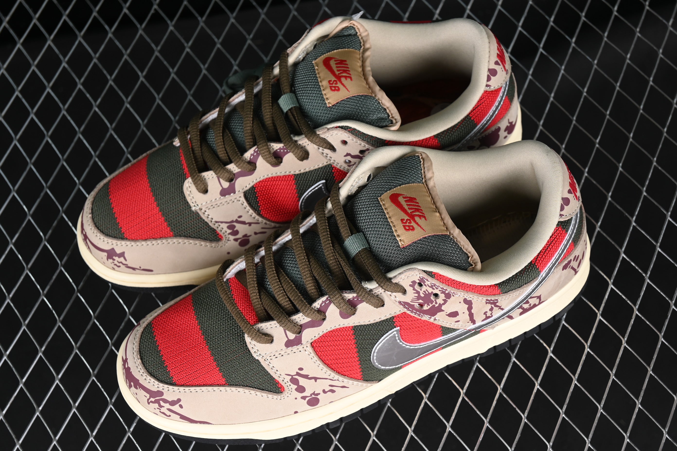 NikeMens SB Dunk Low - Freddy Krueger