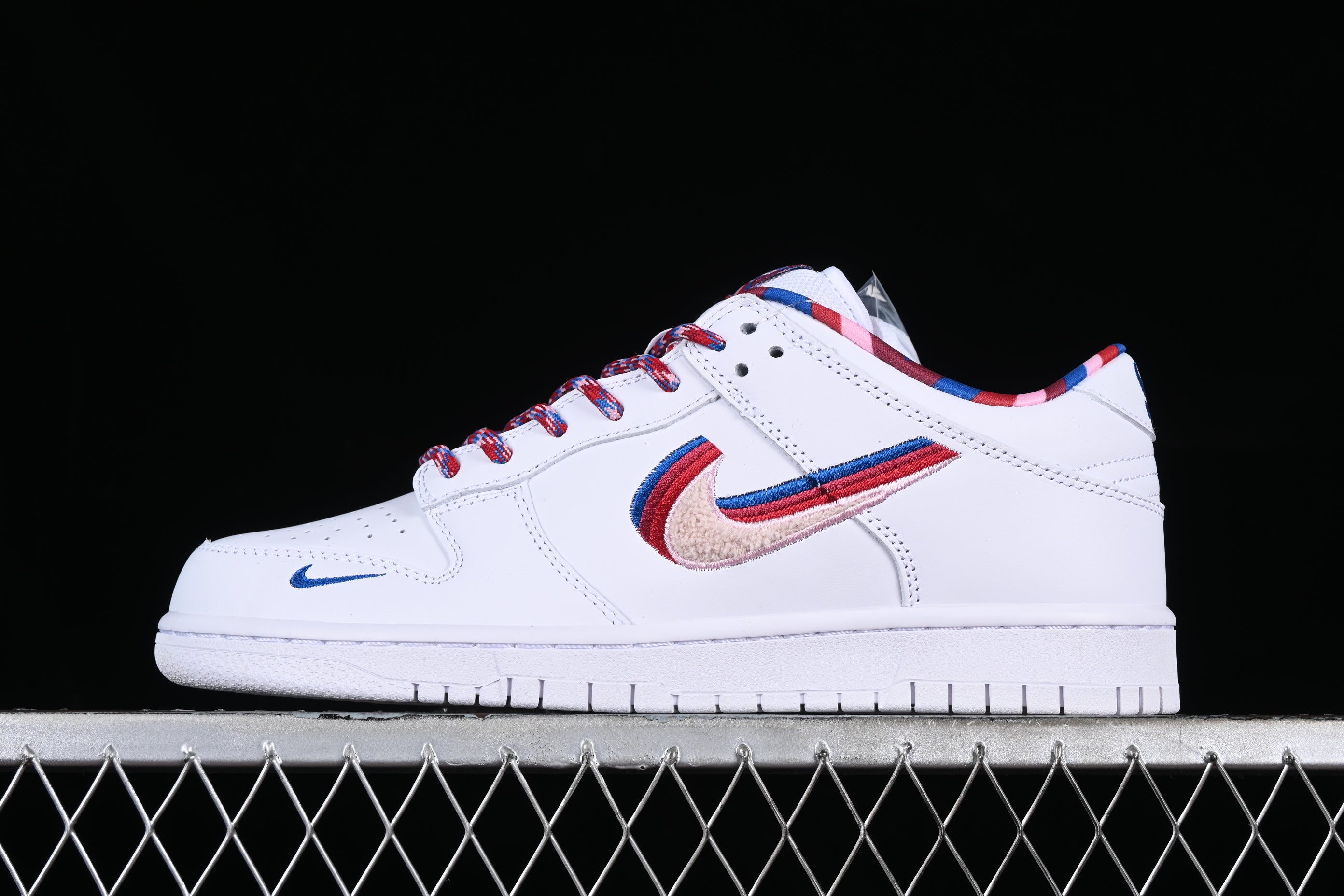 NikeSB Dunk Low Parra - White