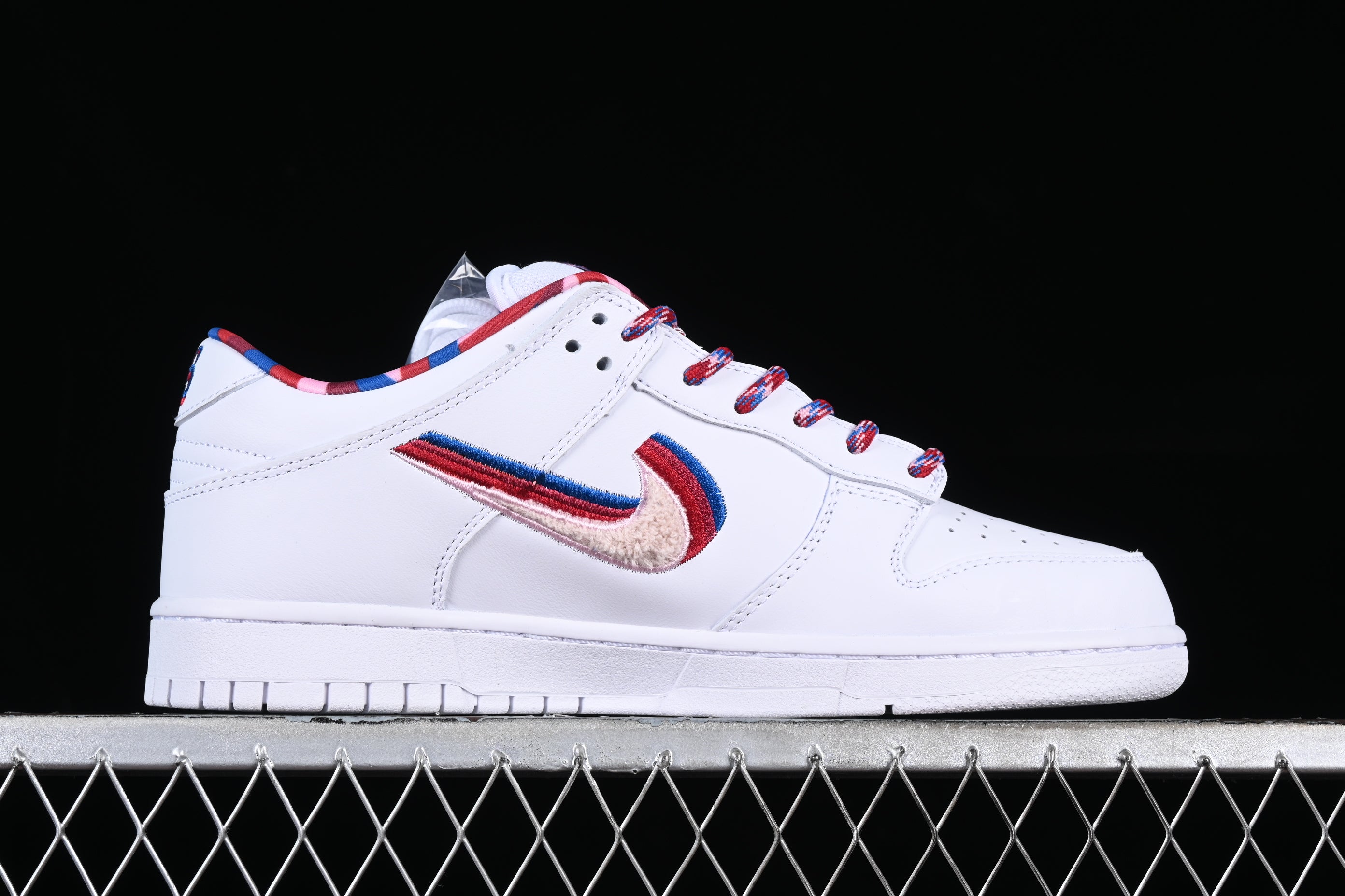 NikeSB Dunk Low Parra - White