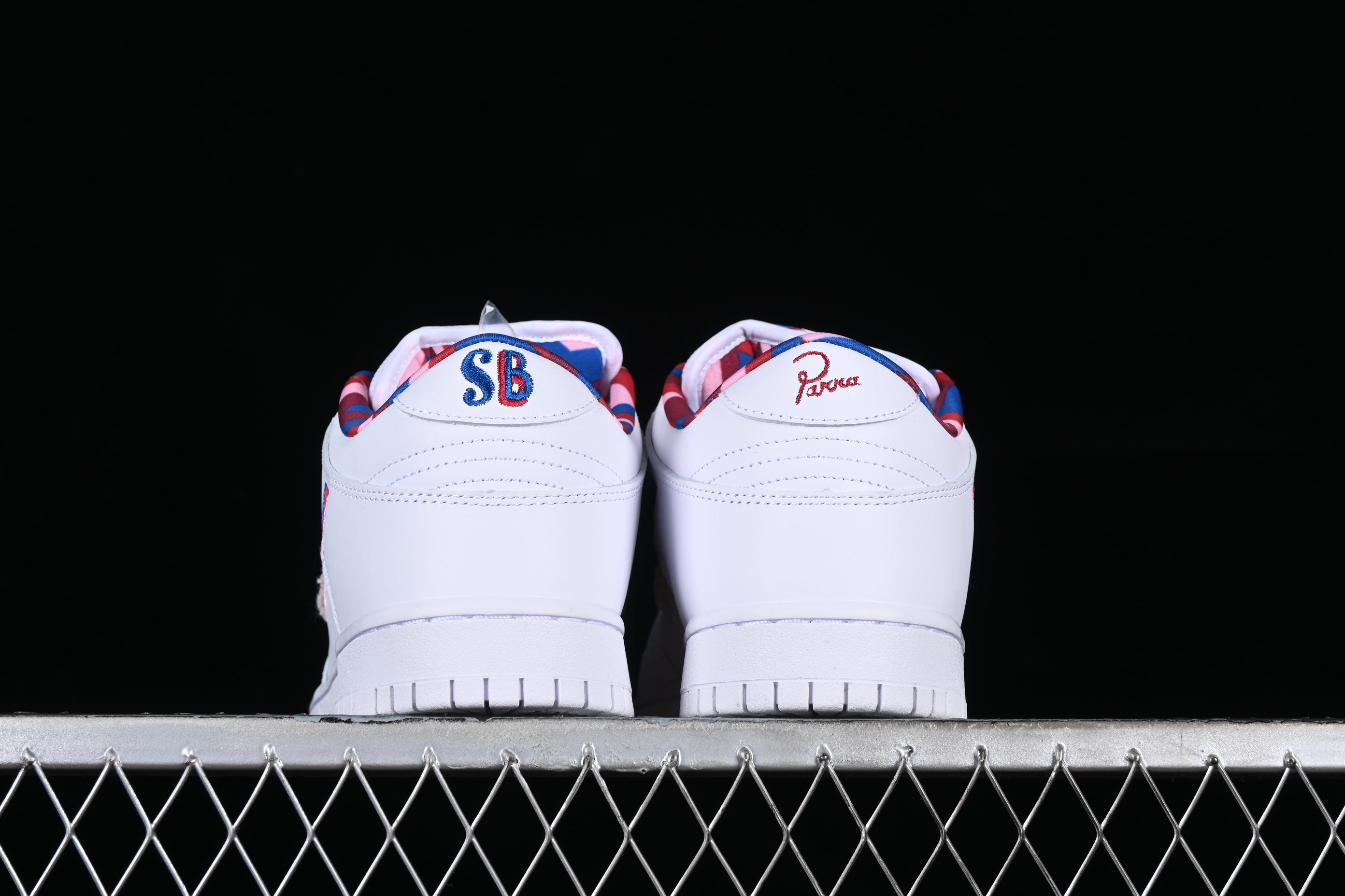 NikeSB Dunk Low Parra - White