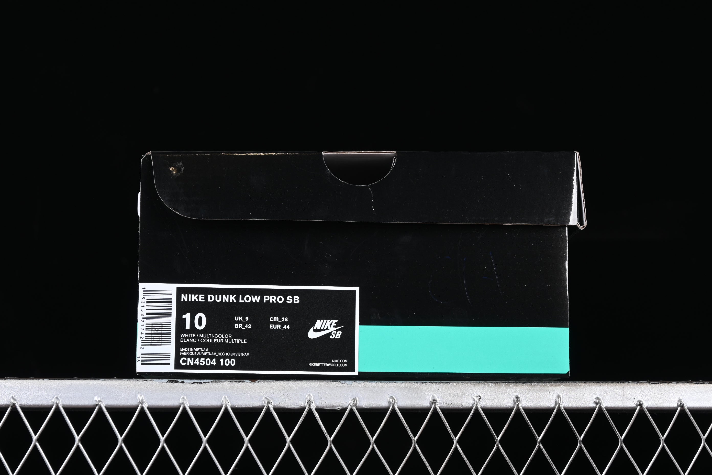 NikeSB Dunk Low Parra - White