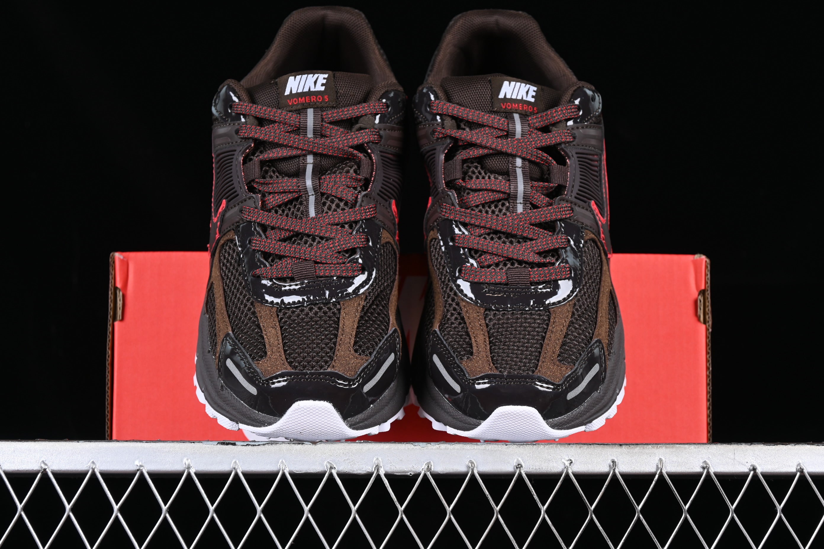 NikeUnisex Zoom Vomero 5 - Velvet Brown