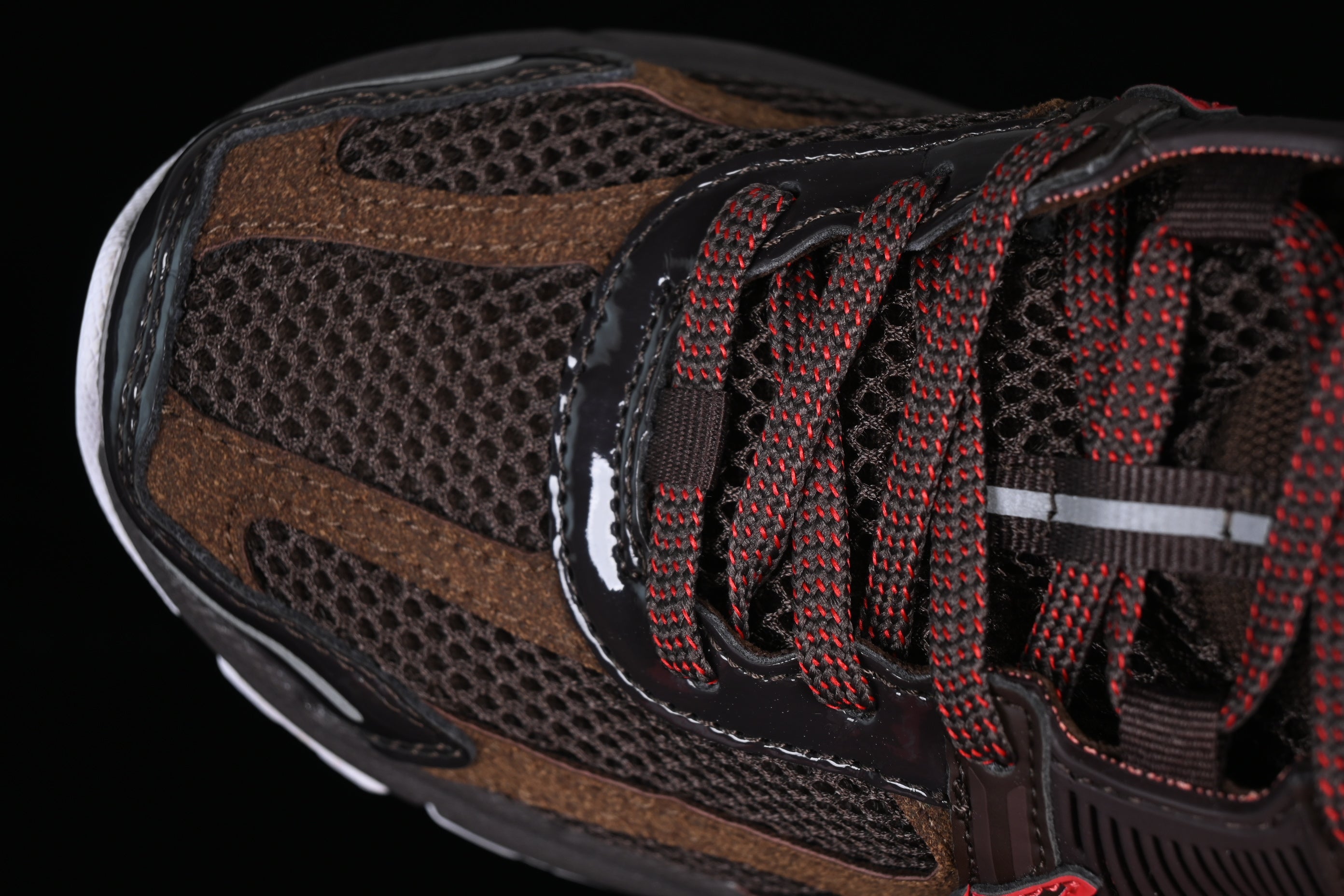 NikeUnisex Zoom Vomero 5 - Velvet Brown