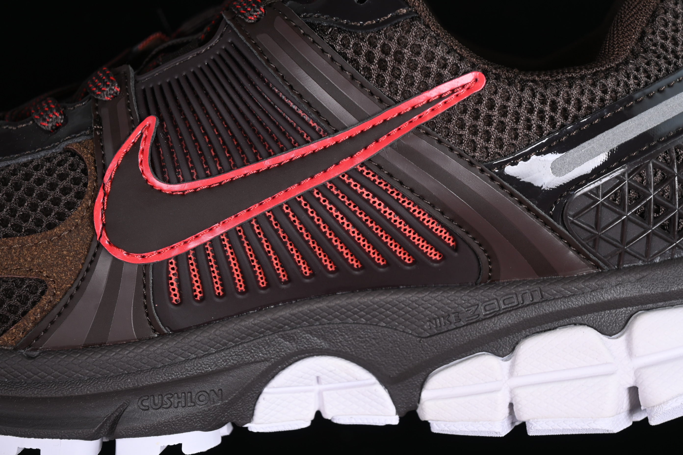 NikeUnisex Zoom Vomero 5 - Velvet Brown