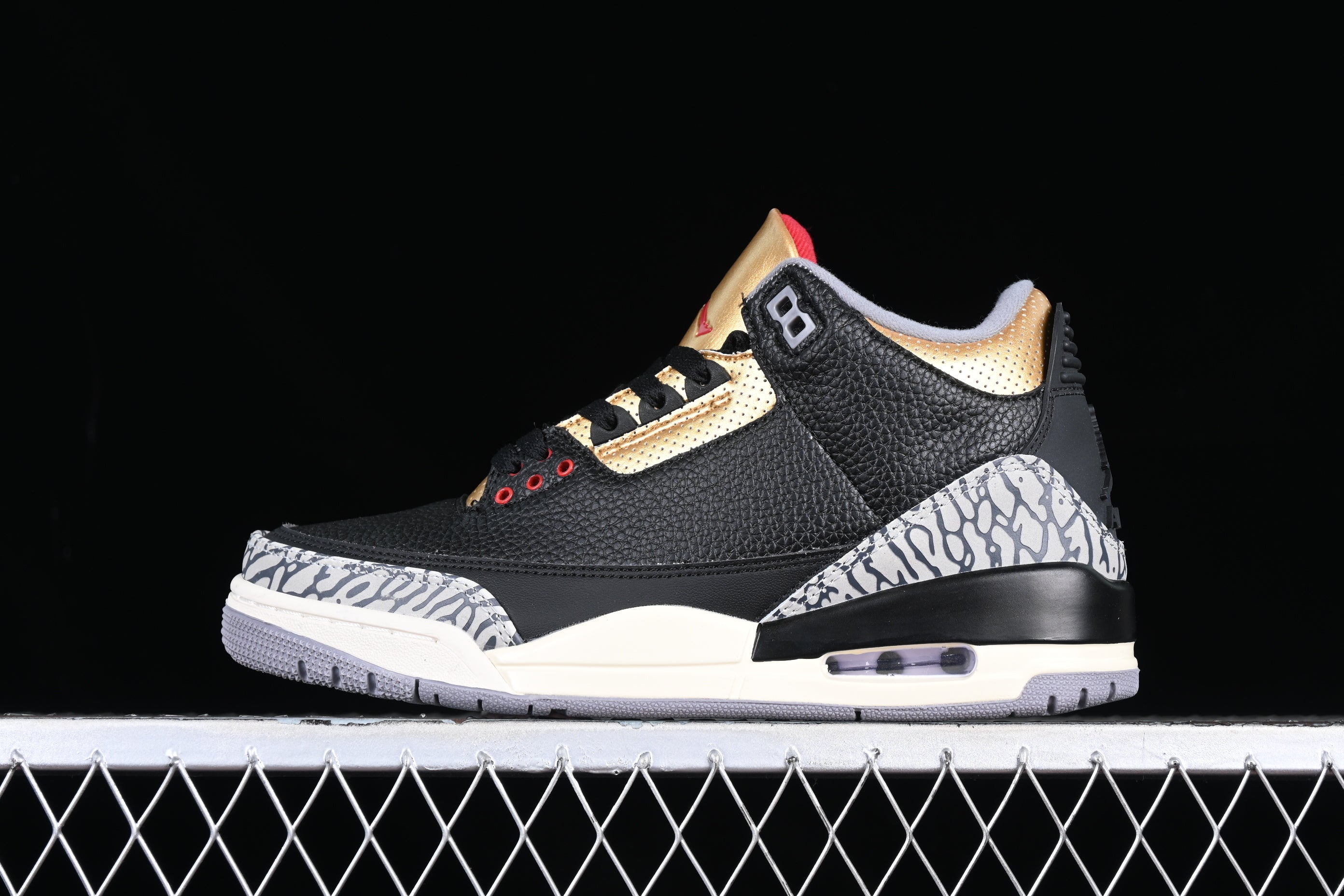 Air Jordan 3 AJ3 - Black/Gold