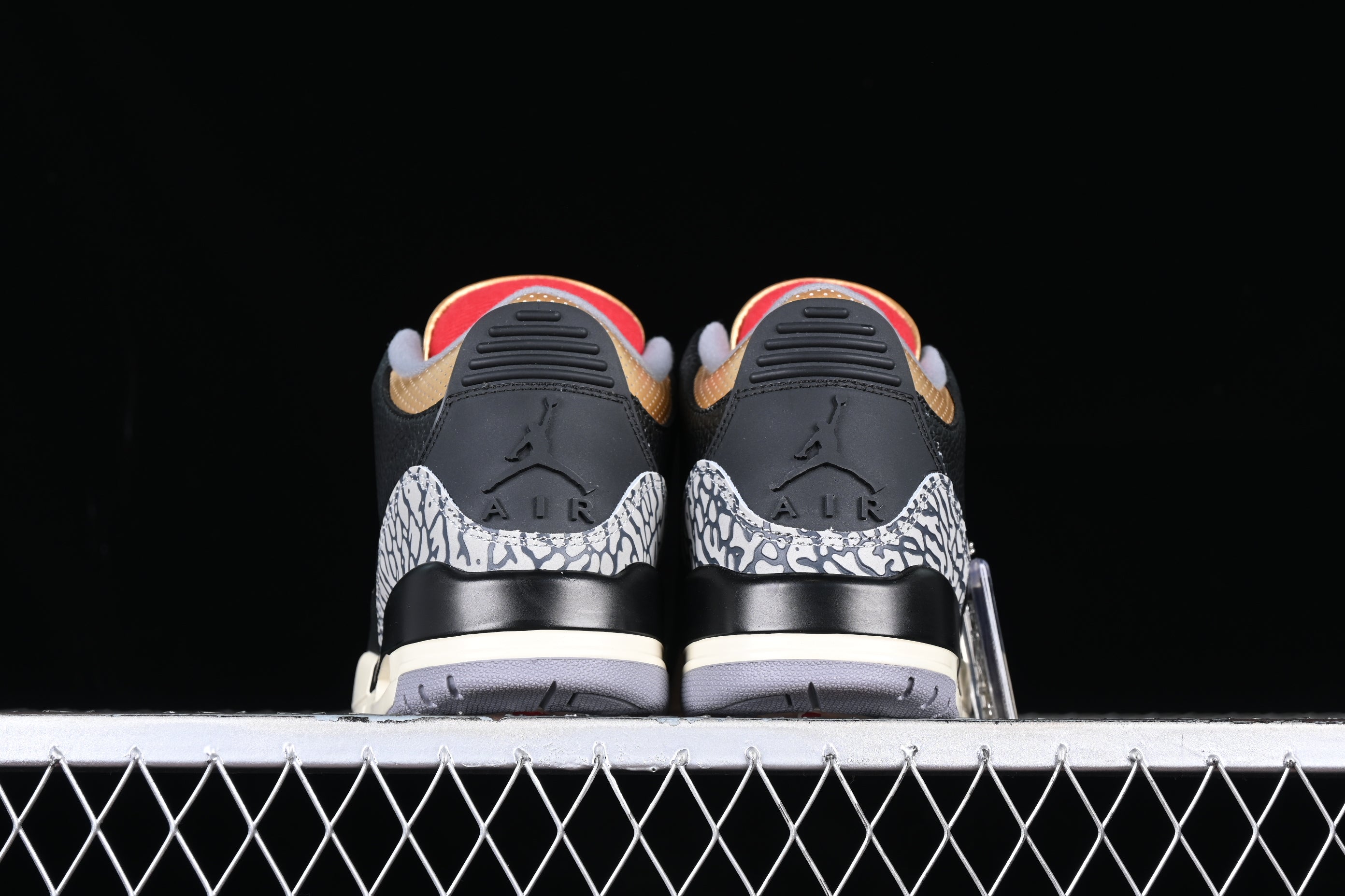 Air Jordan 3 AJ3 - Black/Gold
