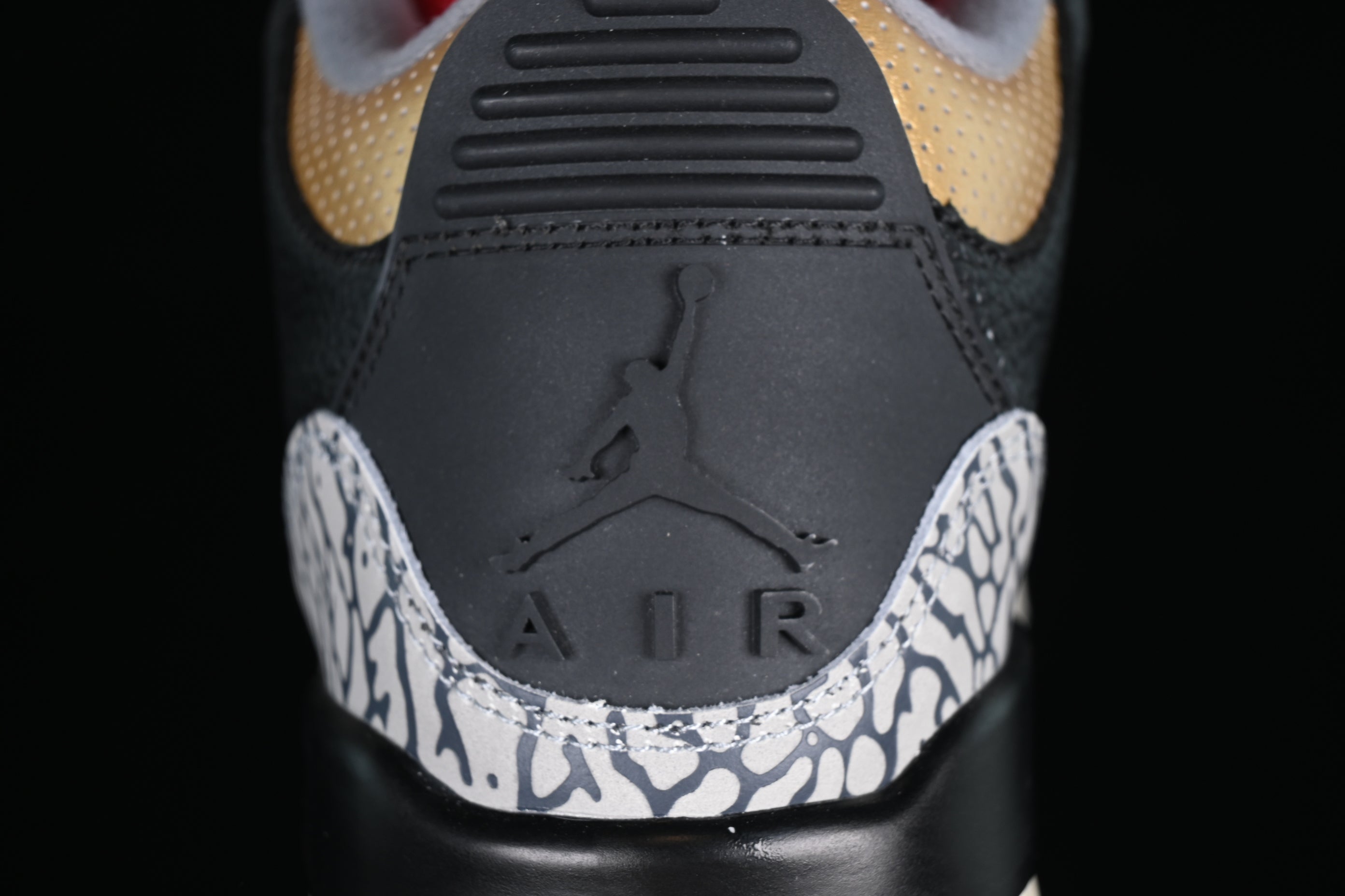 Air Jordan 3 AJ3 - Black/Gold