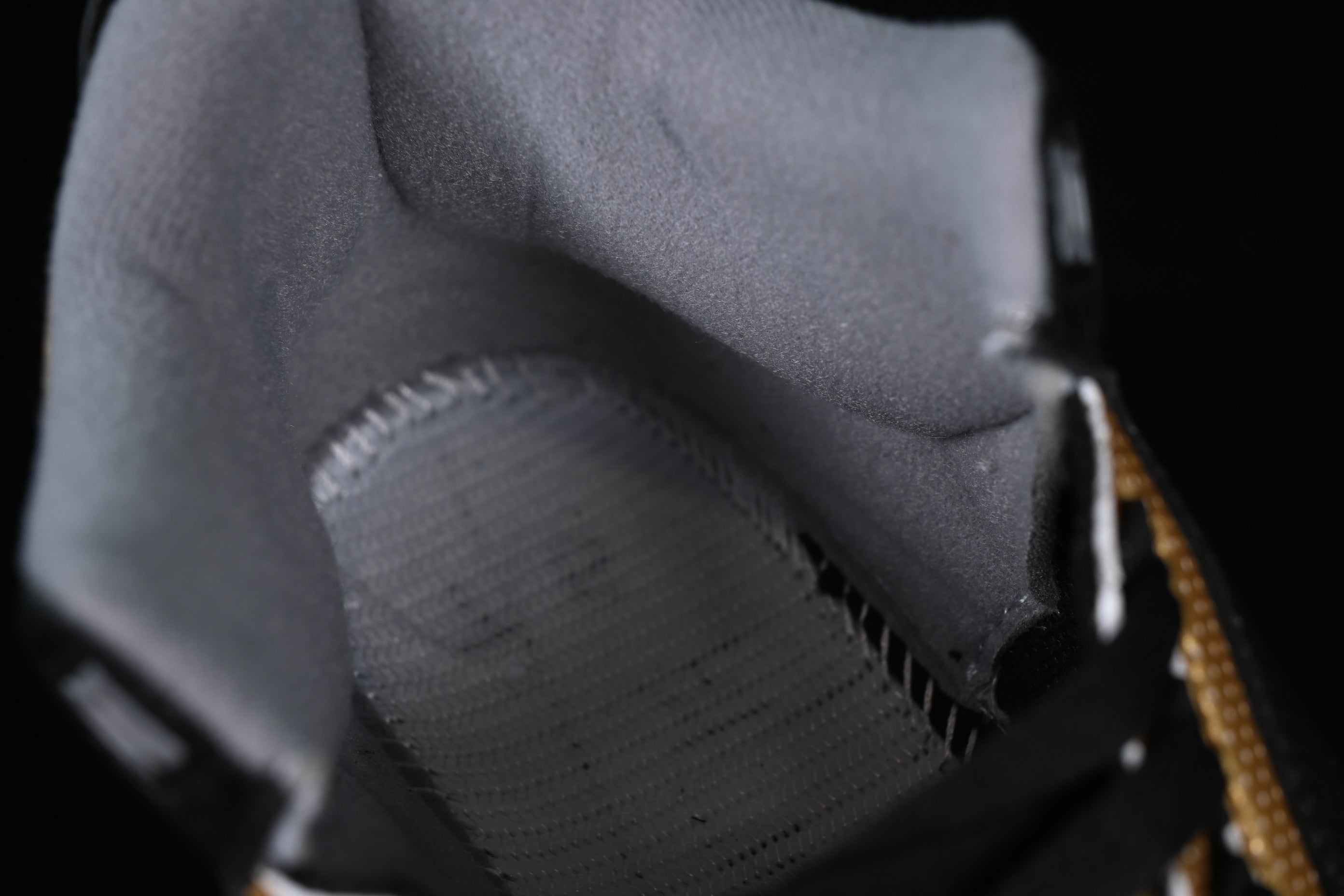 Air Jordan 3 AJ3 - Black/Gold