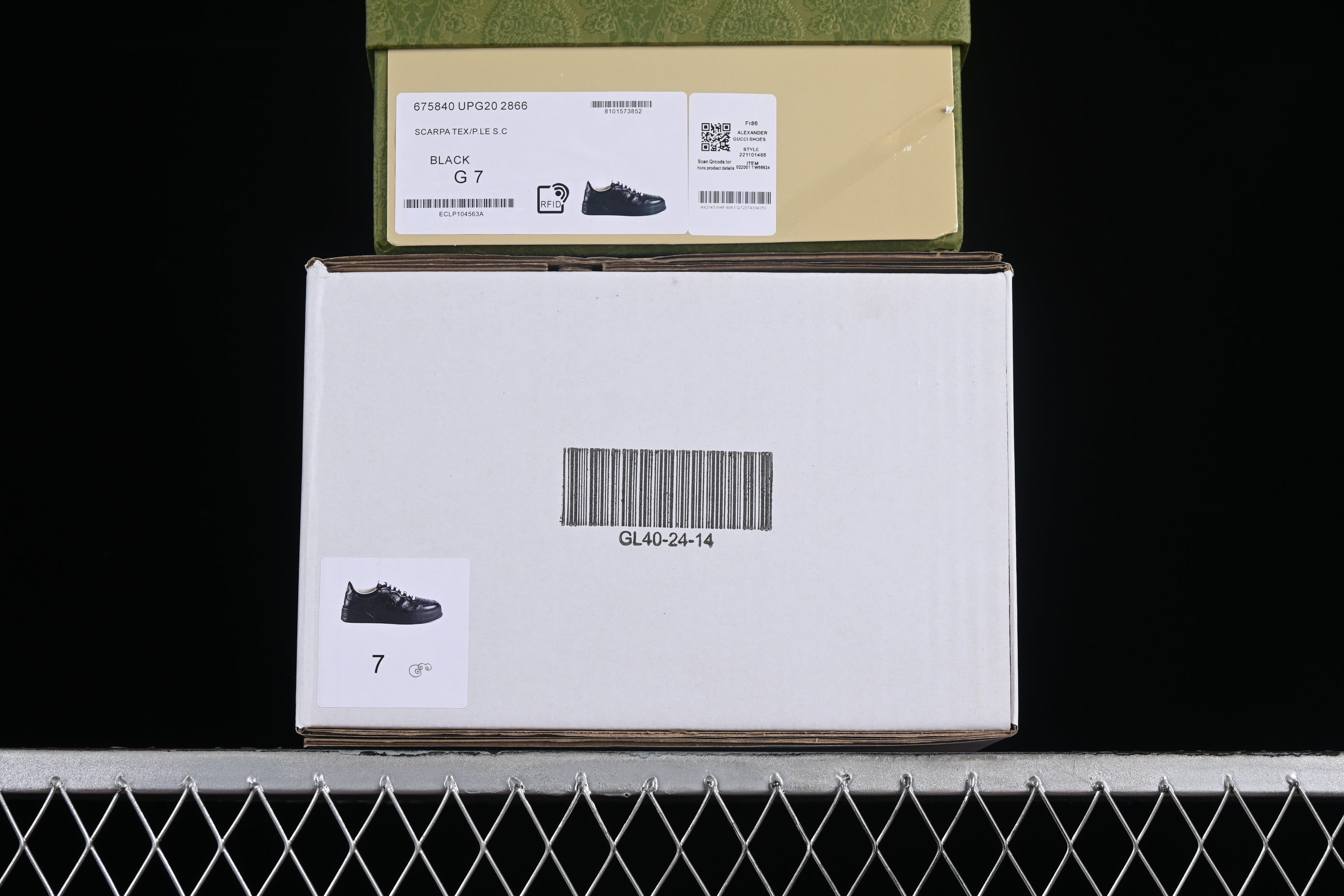 GucciUnisex GG Embossed - Black