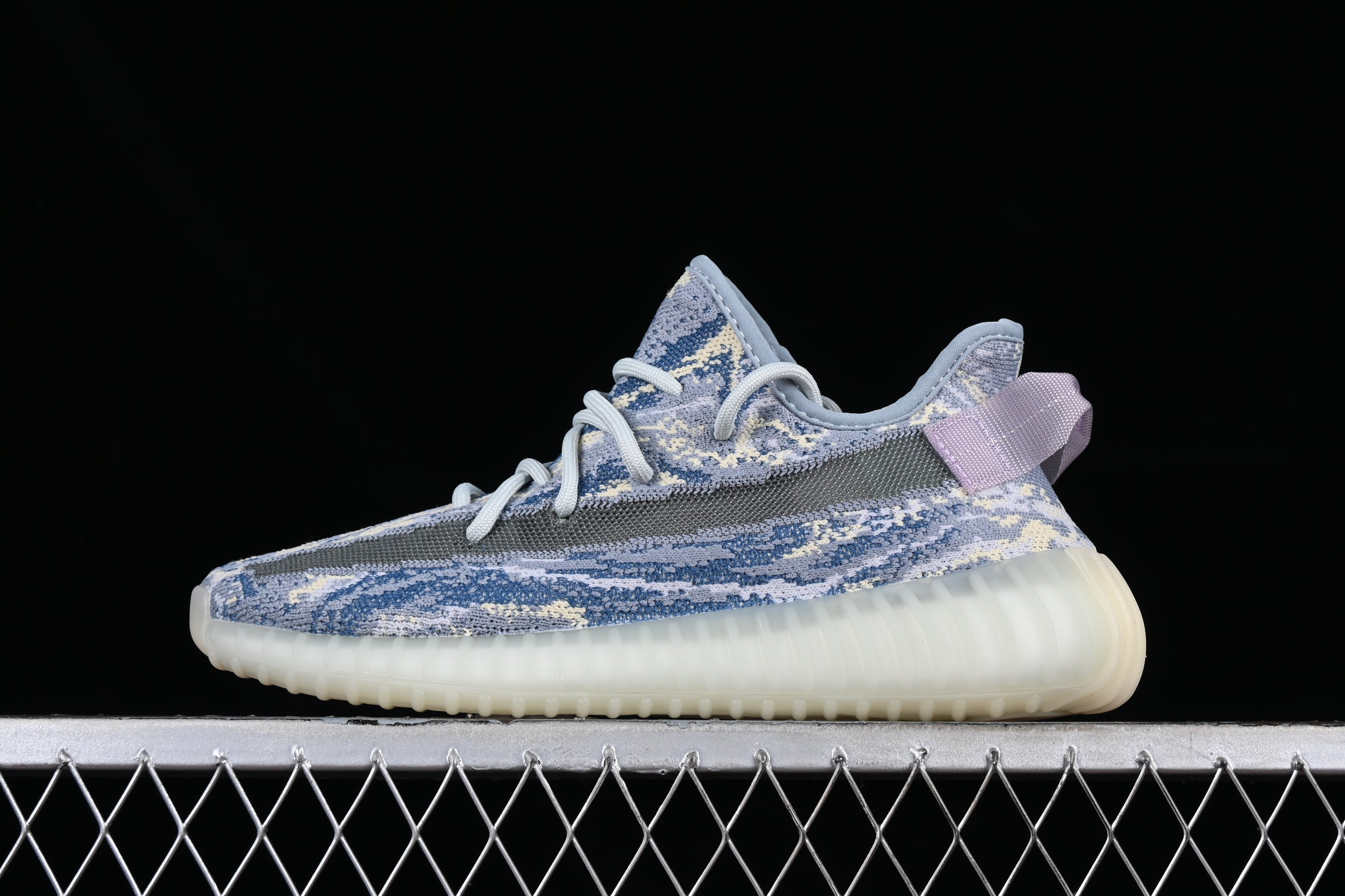 adidasUnisex Yeezy Boost 350 V2 - MX Frost Blue