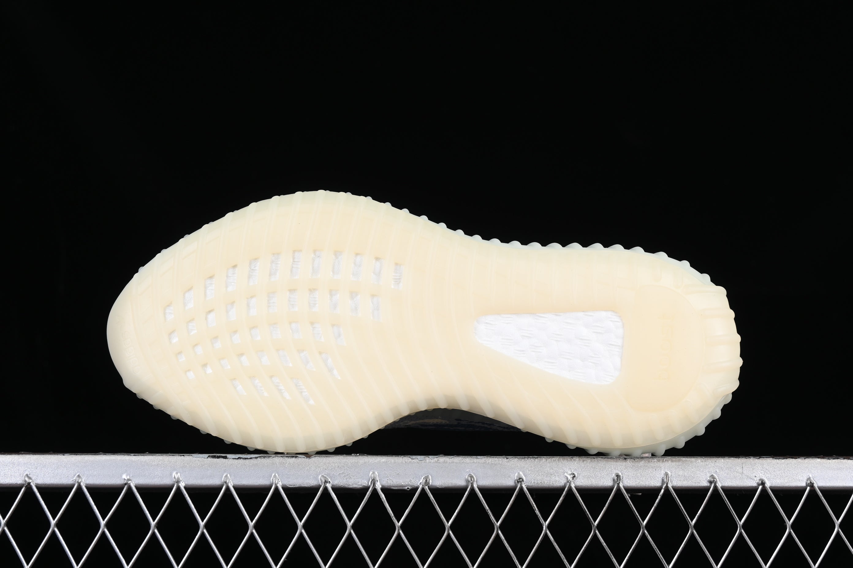 adidasUnisex Yeezy Boost 350 V2 - MX Frost Blue